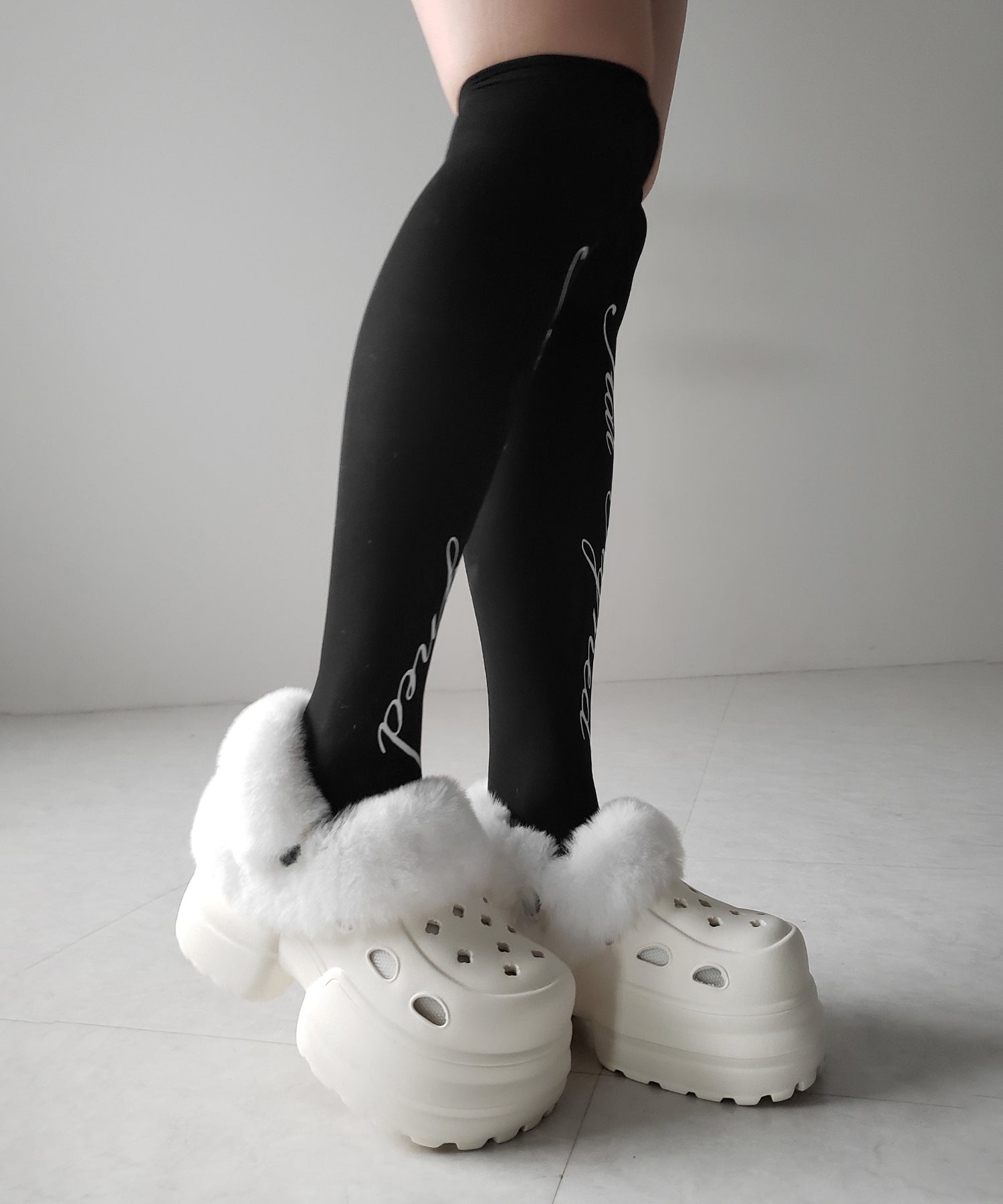 フェイクファー厚底クロッグサンダル / Fake fur platform clog sandals