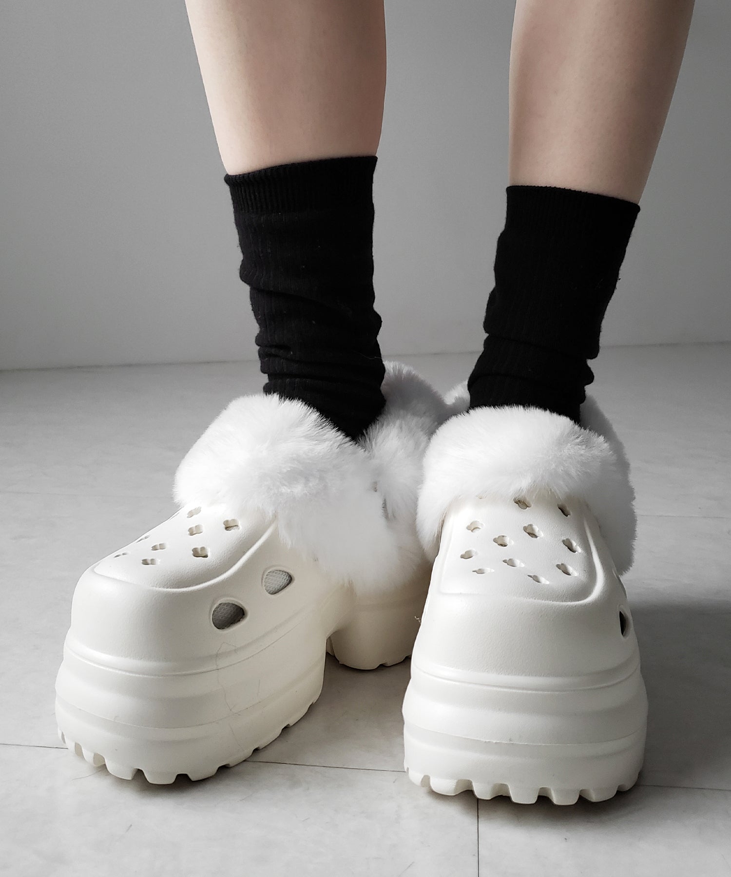 フェイクファー厚底クロッグサンダル / Fake fur platform clog sandals
