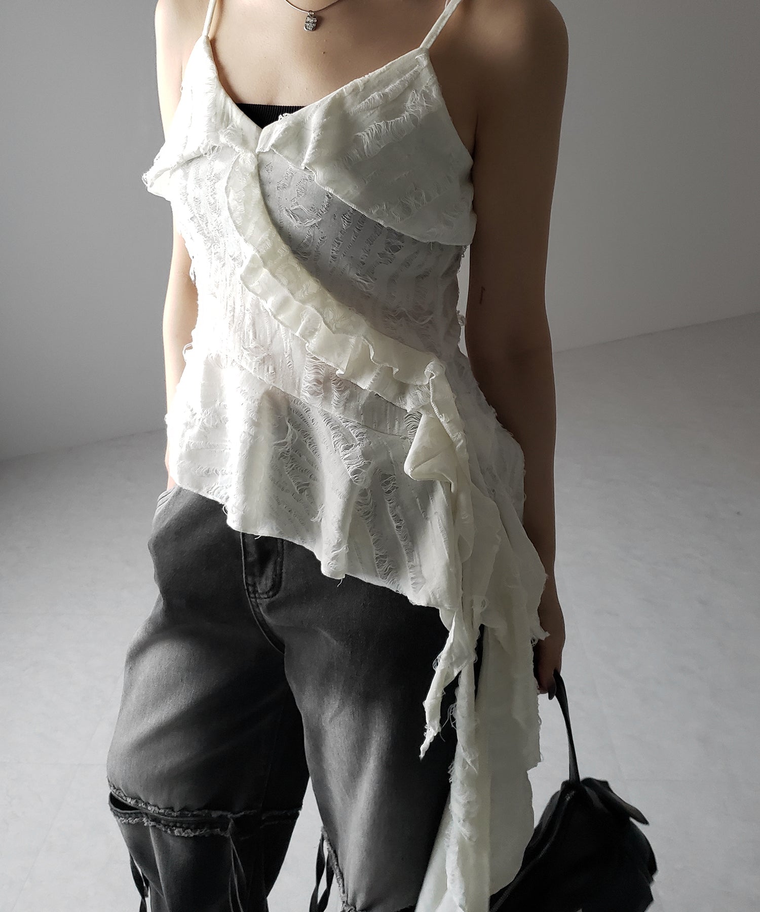 アシンメトリーダメージフリルキャミソール / asymmetry damage frill camisole