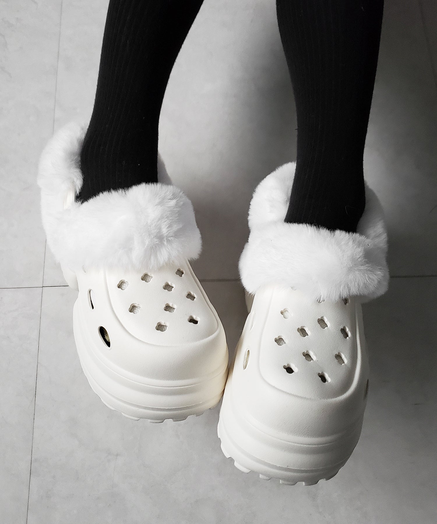 フェイクファー厚底クロッグサンダル / Fake fur platform clog sandals