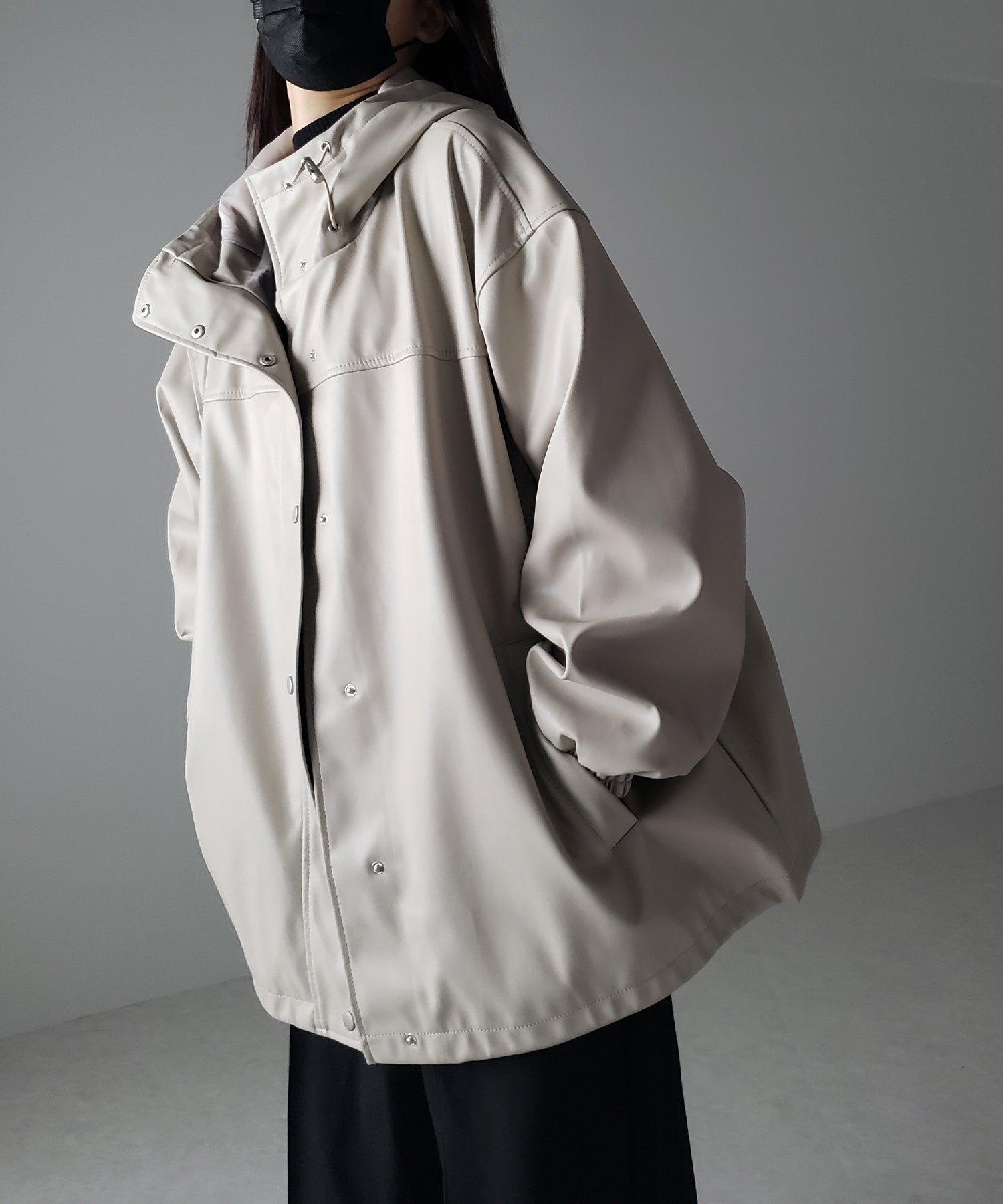 【 裾が絞れる2WAY / 3color 】フェイクレザービッグシルエットマウンテンパーカー