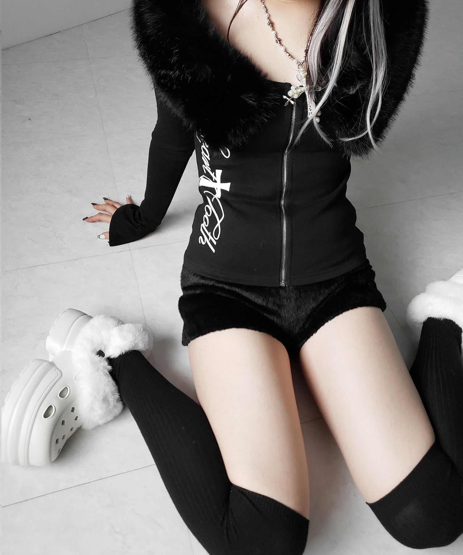 フェイクファー厚底クロッグサンダル / Fake fur platform clog sandals