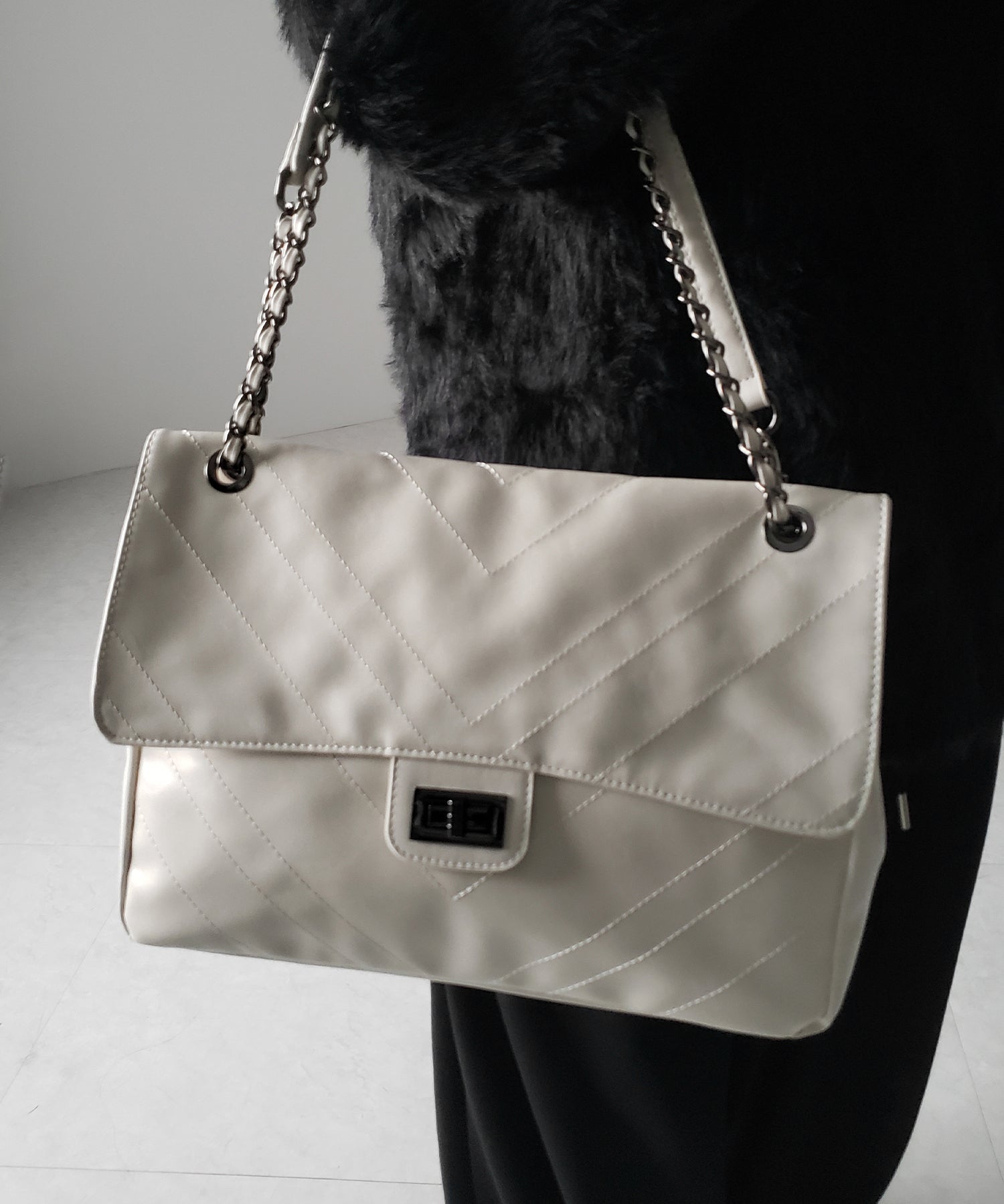 2WAY チェーンフェイクレザーフラップショルダーバッグ / 2WAY chain fake leather flap shoulder bag