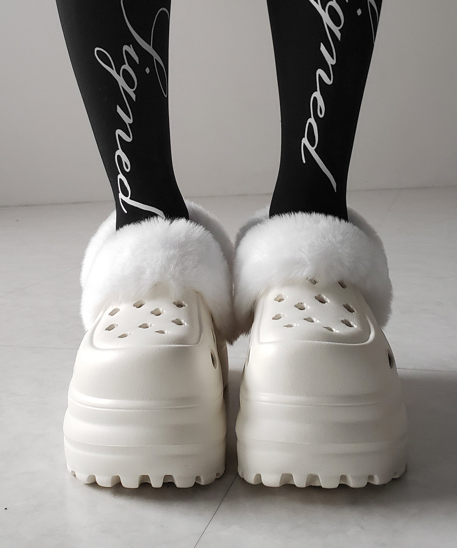 フェイクファー厚底クロッグサンダル / Fake fur platform clog sandals