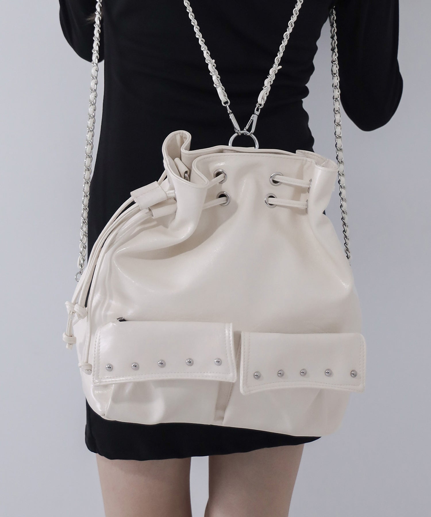【 2WAY 】フェイクレザースタッズポケット巾着ショルダーバッグ / ( 2WAY ) fake leather studs pocket drawstring shoulder bag
