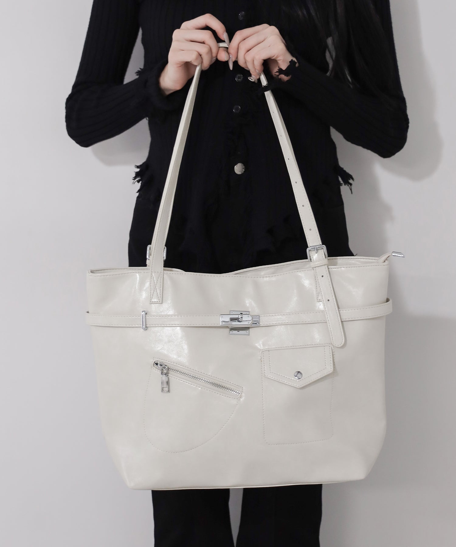 【 A4収納可 】デザインベルトフェイクレザースクエアトートバッグ / design belt fake leather square tote bag