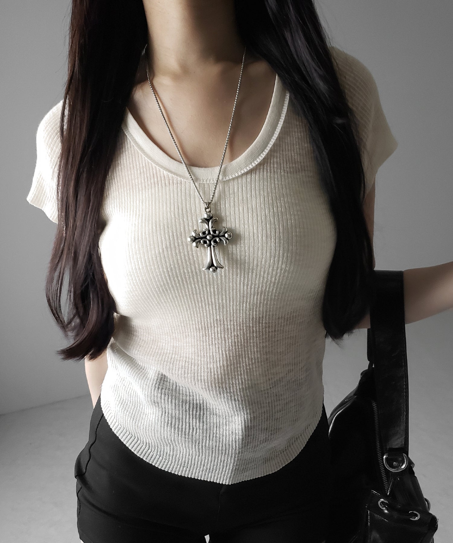 オープンネックルーズシアーリブニットトップス / open neck loose sheer rib knit top