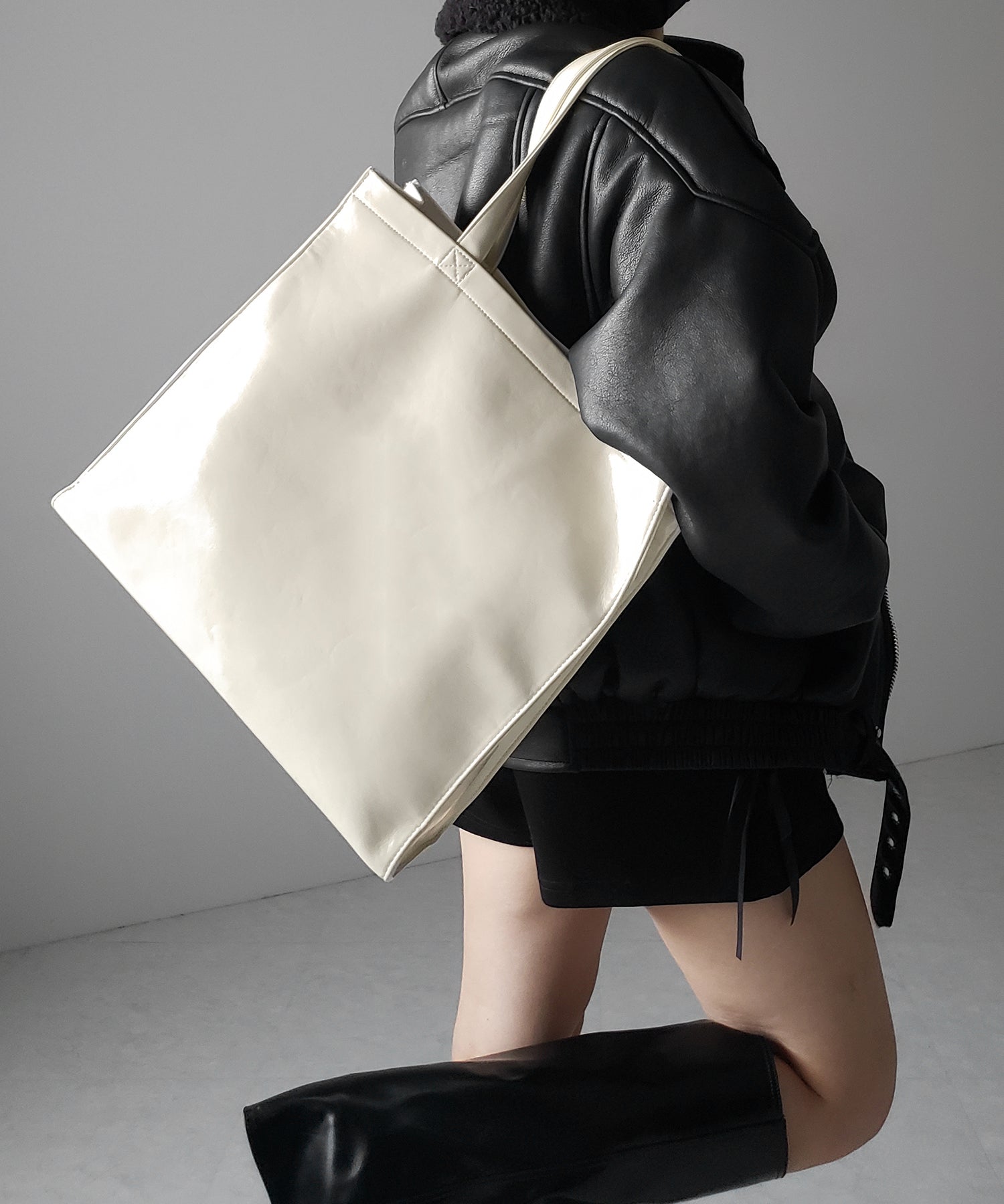 【 2color / 大容量 】フェイクレザービッグスクエアトートバッグ / fake leather big square tote bag