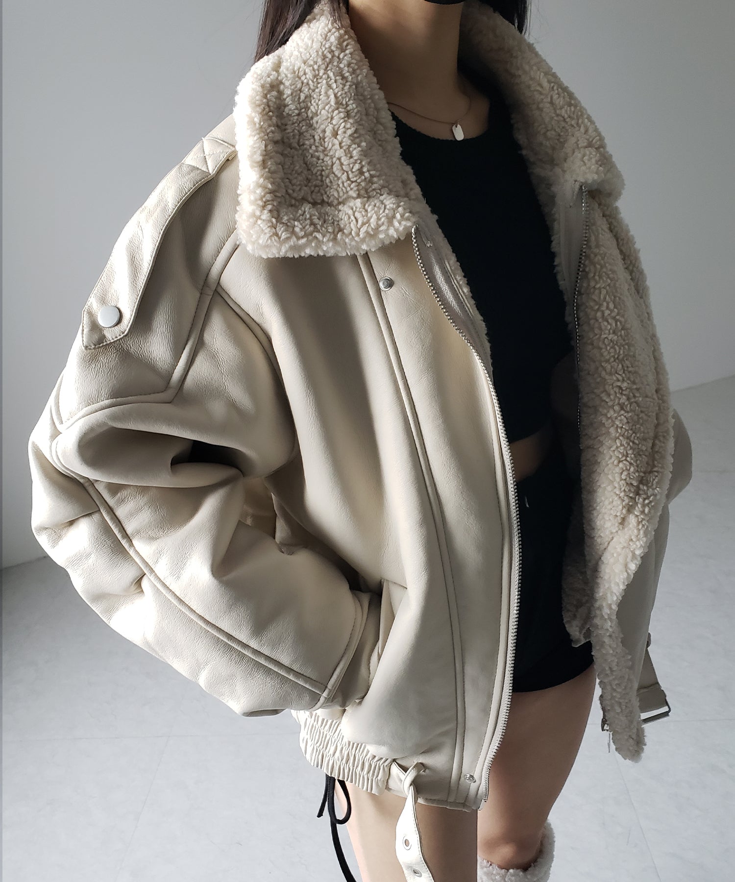 【 2color 】フェイクレザーベルテッドボアムートンジャケット / fake leather belted boa mouton jacket