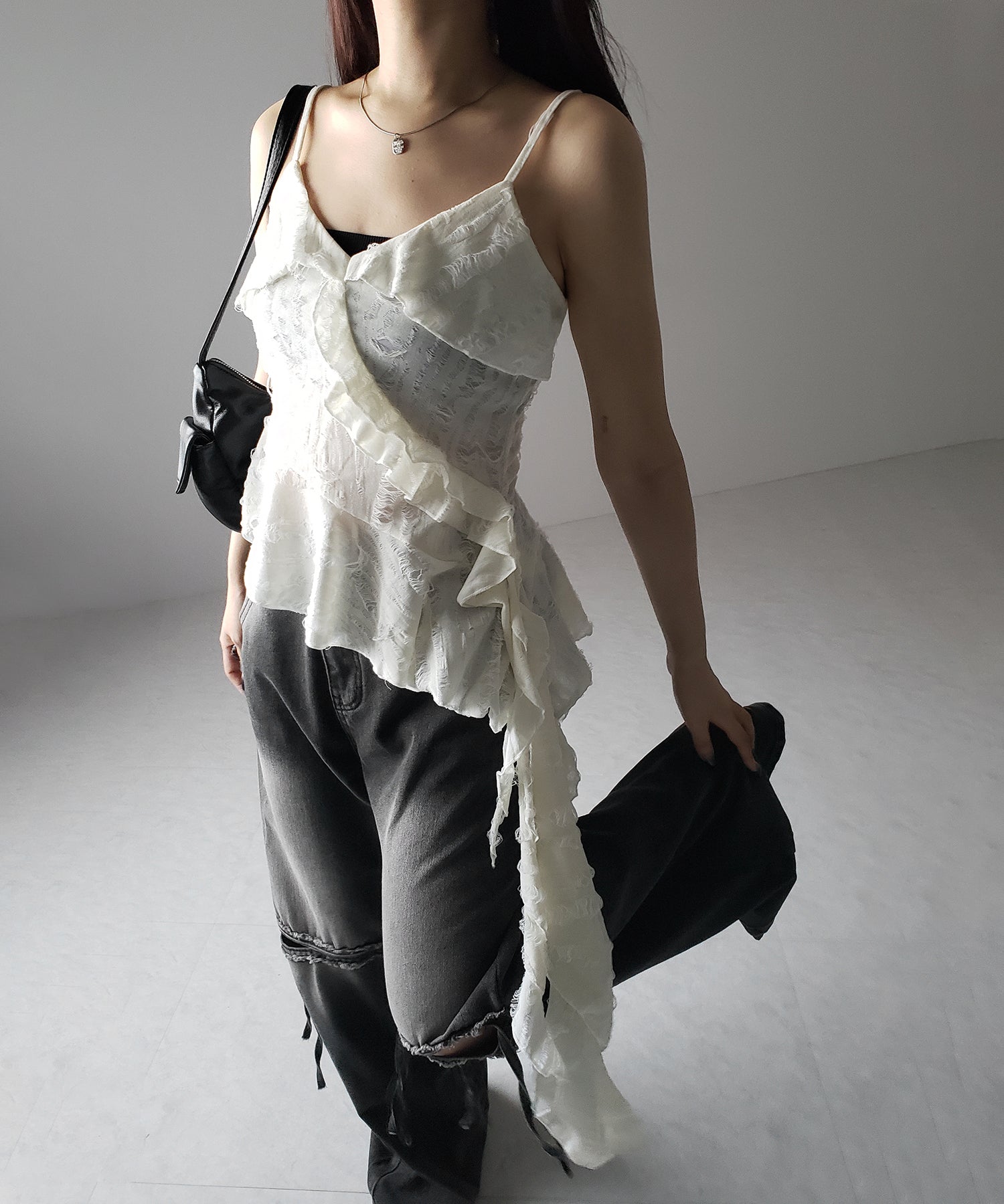 アシンメトリーダメージフリルキャミソール / asymmetry damage frill camisole