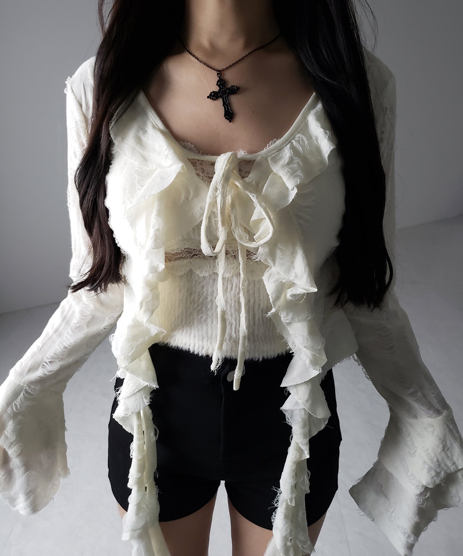 【 2color 】ダメージフリルショートリボンカーディガン / damage frill short ribbon cardigan