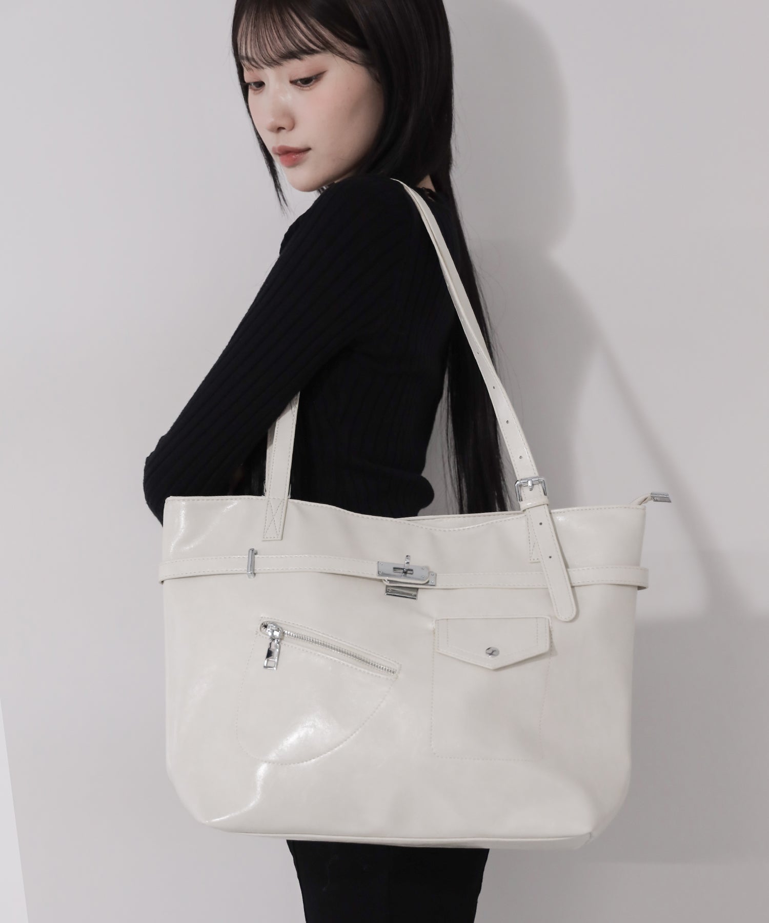 【 A4収納可 】デザインベルトフェイクレザースクエアトートバッグ / design belt fake leather square tote bag