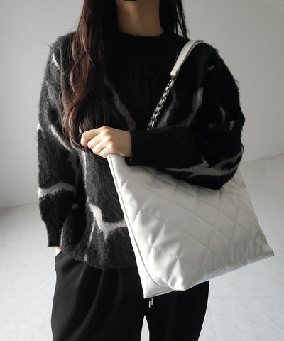 【 A4収納可 】キルティングチェーンスクエアトートショルダーバッグ / quilting chain square tote shoulder bag