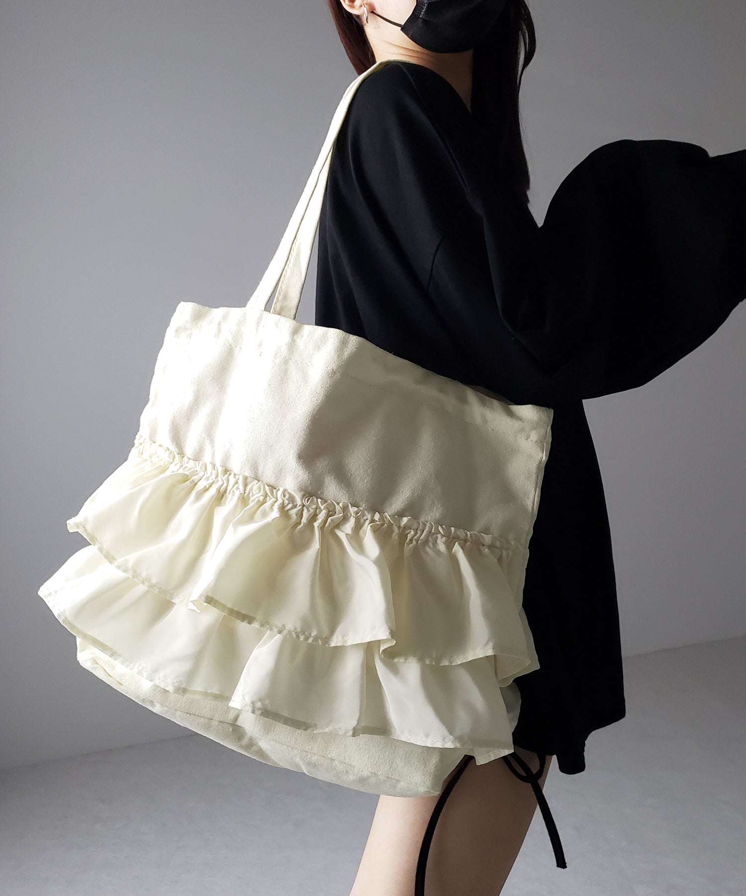 ティアードフリルBIGキャンバストートバッグ / tiered frill big canvas tote bag