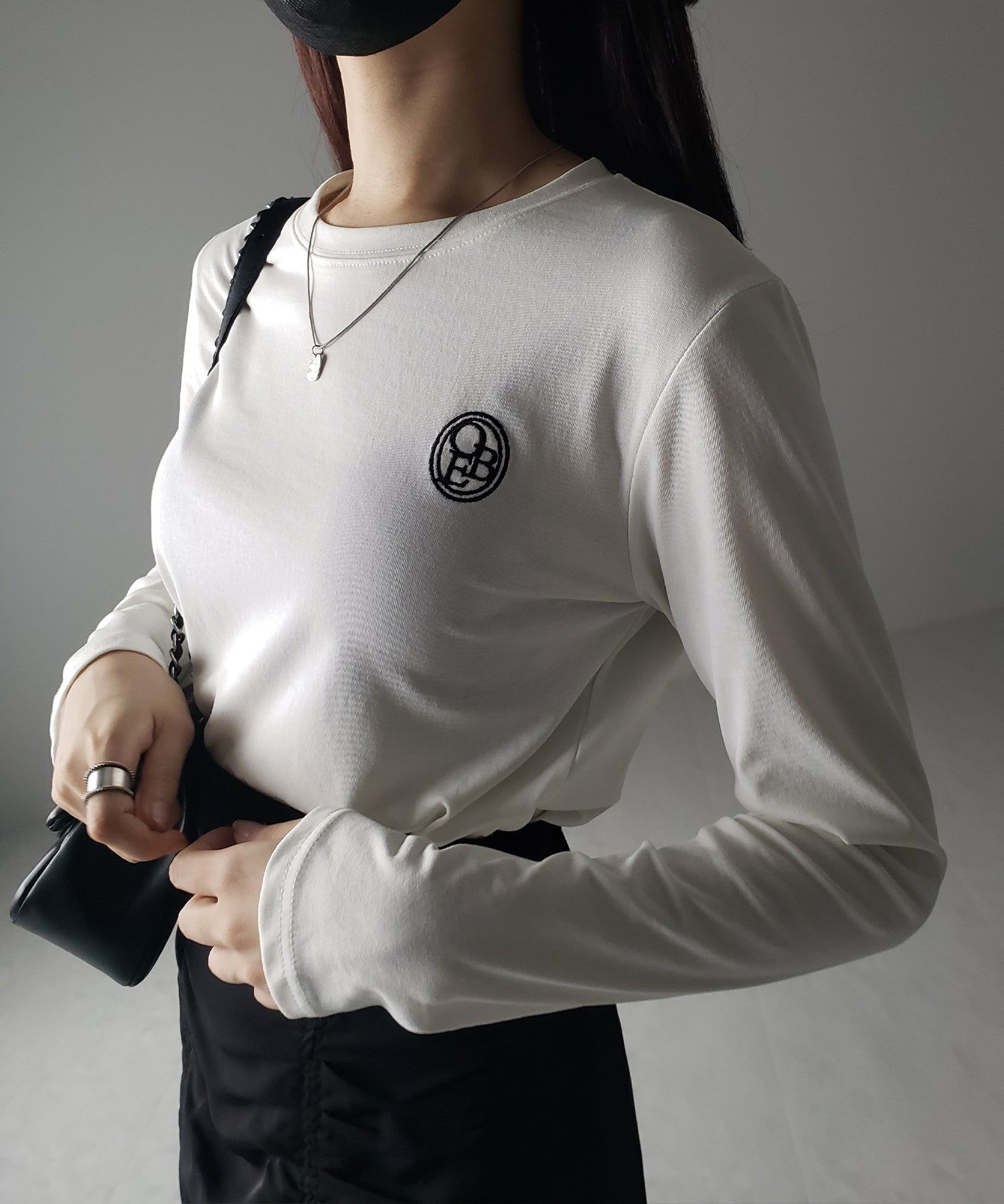 OBE刺繍 ミニロゴ長袖Tシャツ【 韓国製 】