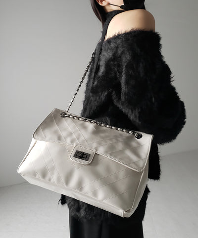 2WAY チェーンフェイクレザーフラップショルダーバッグ / 2WAY chain fake leather flap shoulder bag