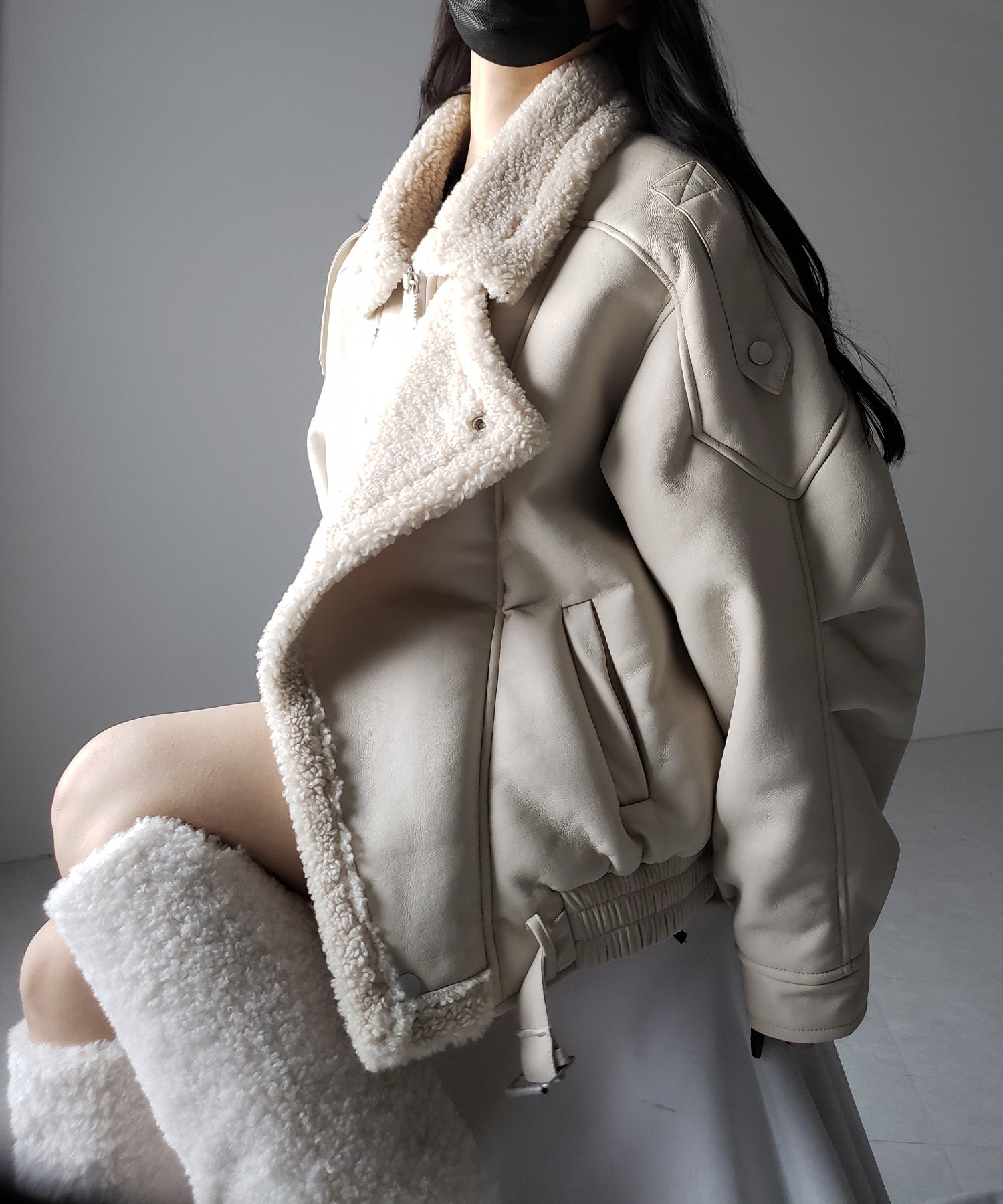 【 2color 】フェイクレザーベルテッドボアムートンジャケット / fake leather belted boa mouton jacket