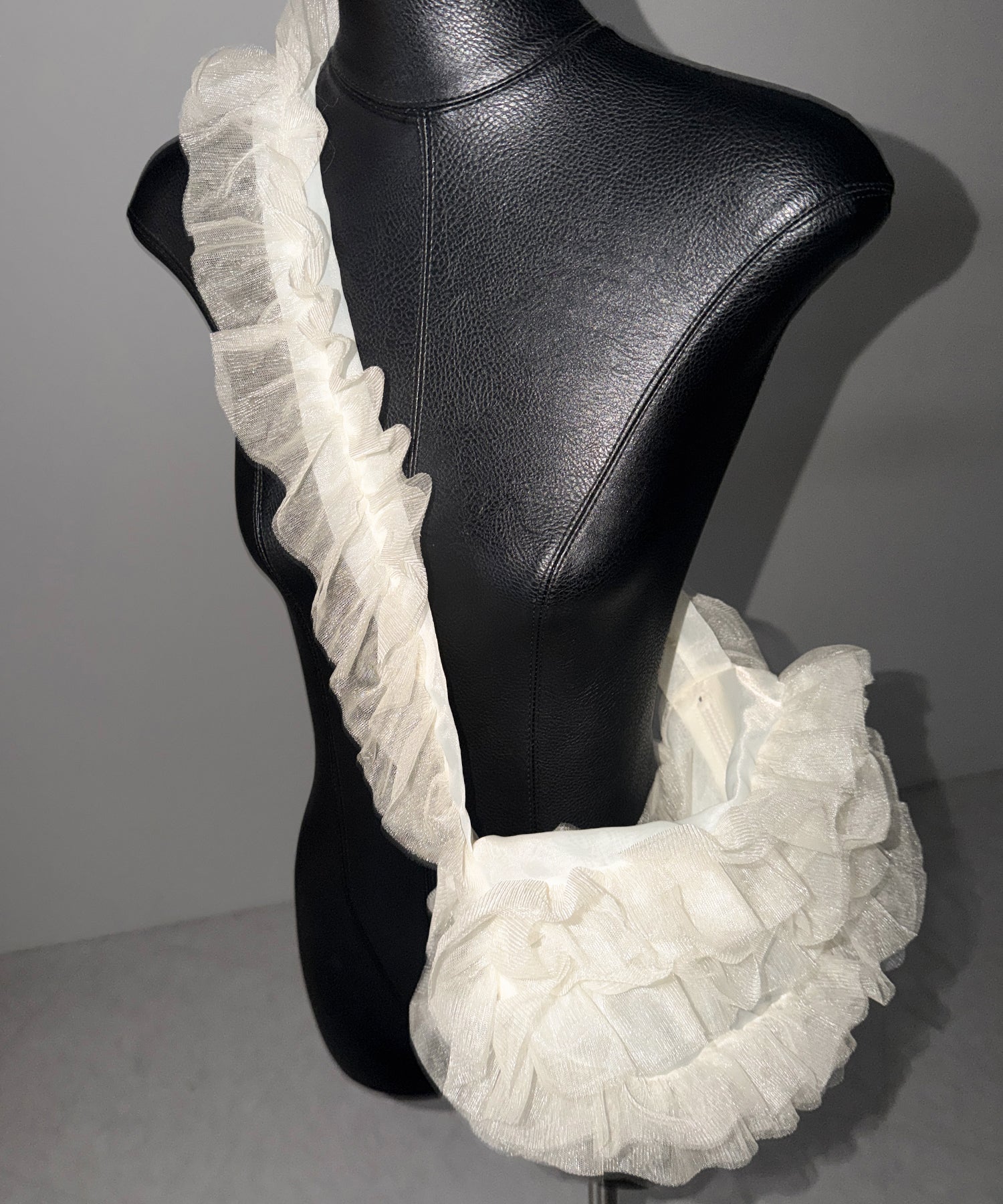 チュールフリルショルダーボディバッグ/ tulle frill shoulder body bag