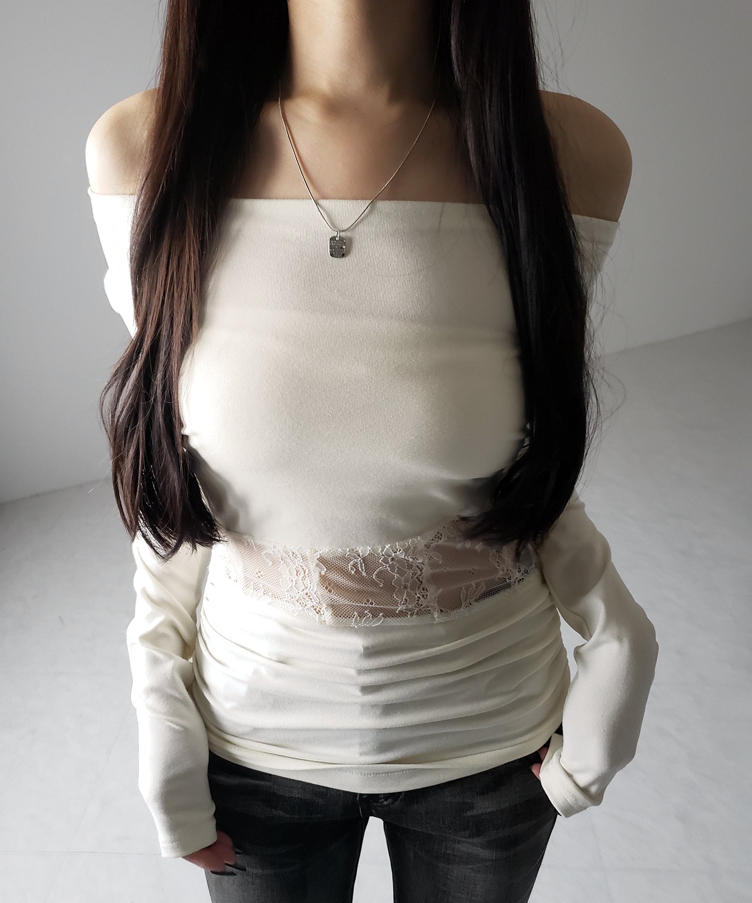 【 2color 】ウエストレースカットアウトオフショルトップス / waist lace cutout offshoulder tops
