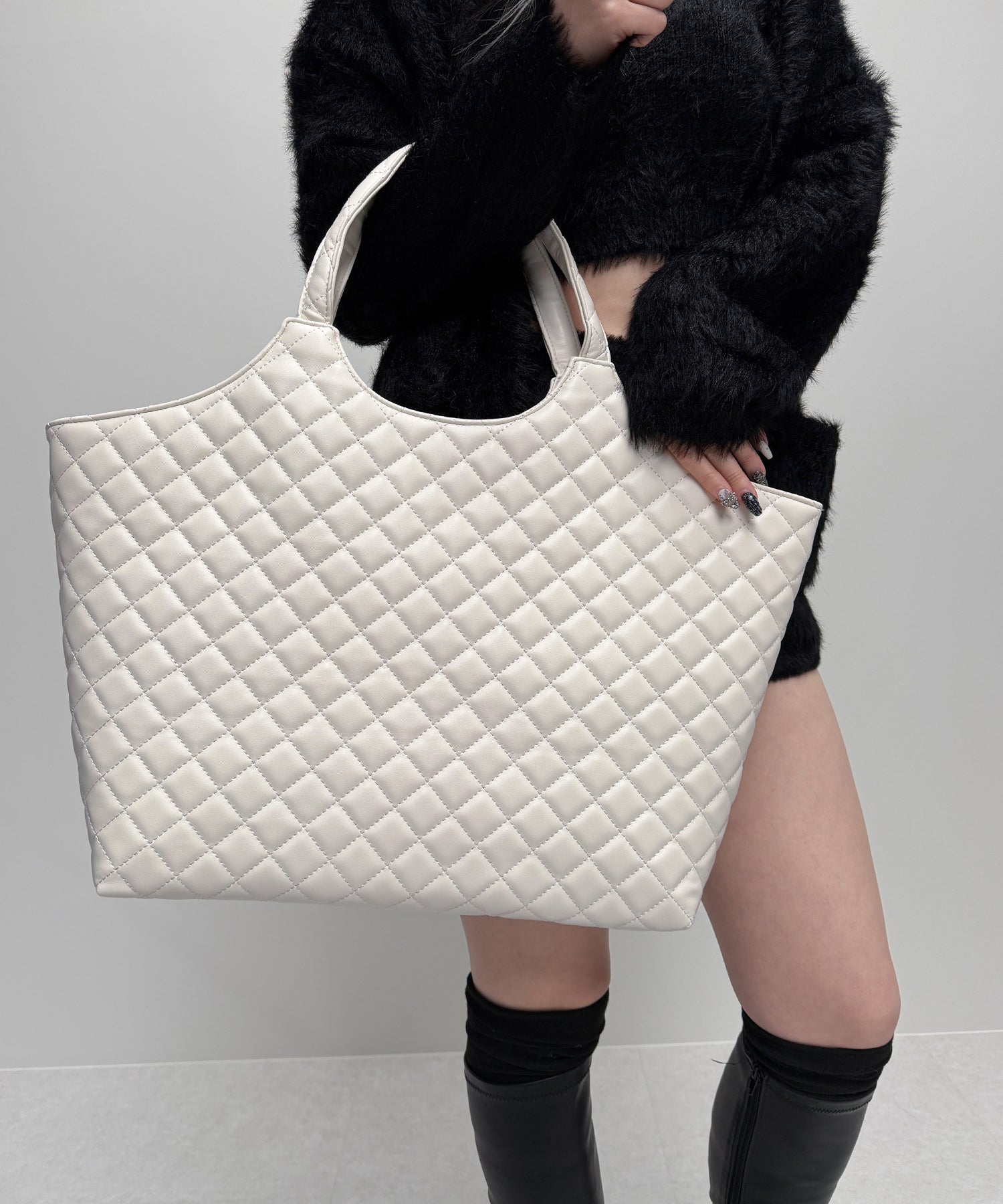 【 A4収納可 】フェイクレザーキルティングトートバッグ / fake leather quilted tote bag