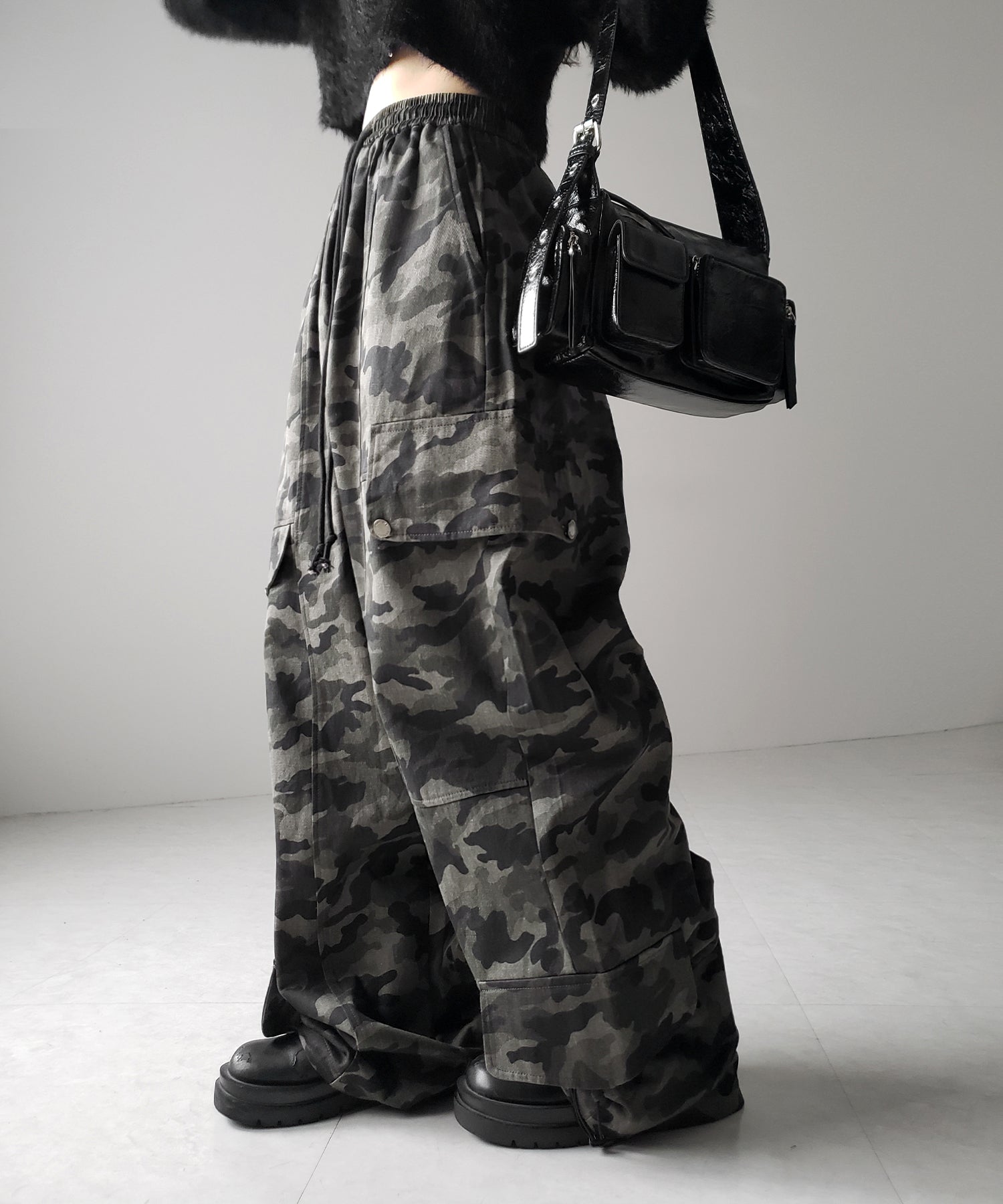 【 裾絞り可能2WAY 】カモフラミリタリーツイルワイドカーゴパンツ / camouflage military twill wide cargo pants