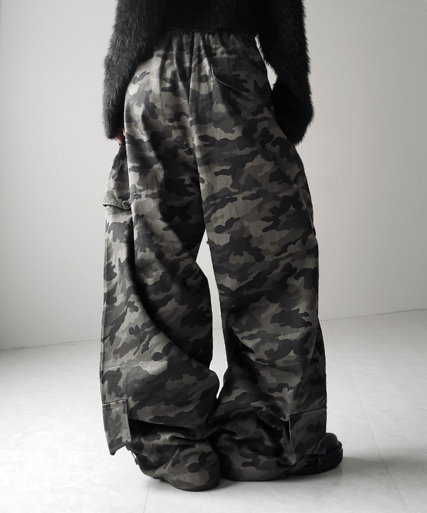 【 裾絞り可能2WAY 】カモフラミリタリーツイルワイドカーゴパンツ / camouflage military twill wide cargo pants