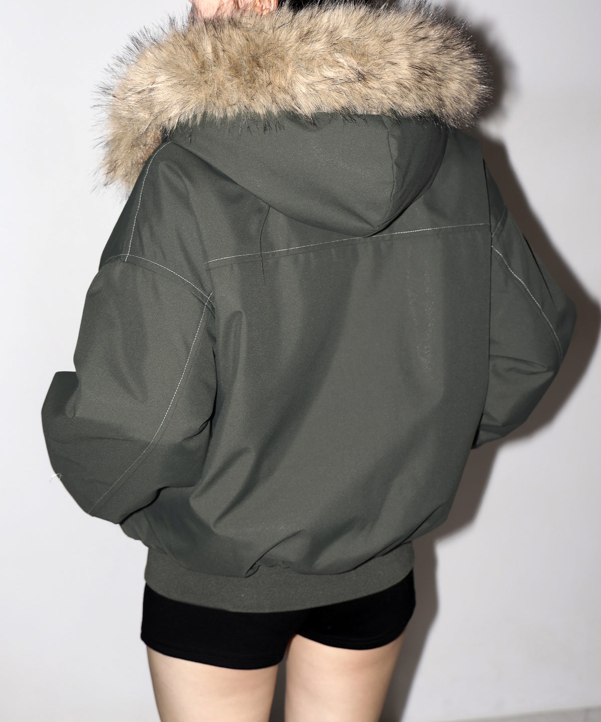 配色ステッチファーフード中綿オーバーブルゾン / stitch fur hood fake down over blouson