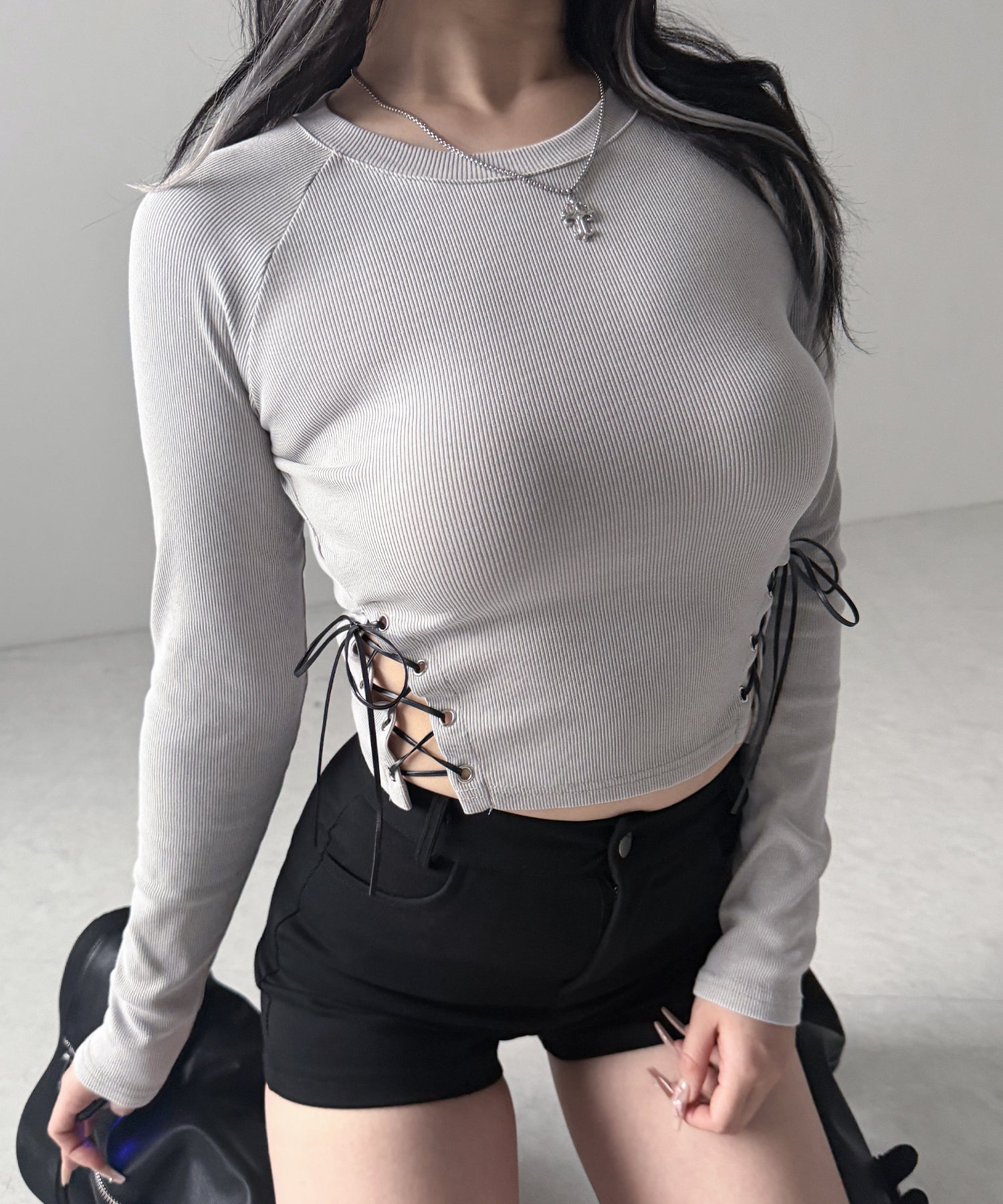 ヴィンテージサイドレースアップカットアウトショートロンT / vintage side lace up cutout short long sleeve T-shirts