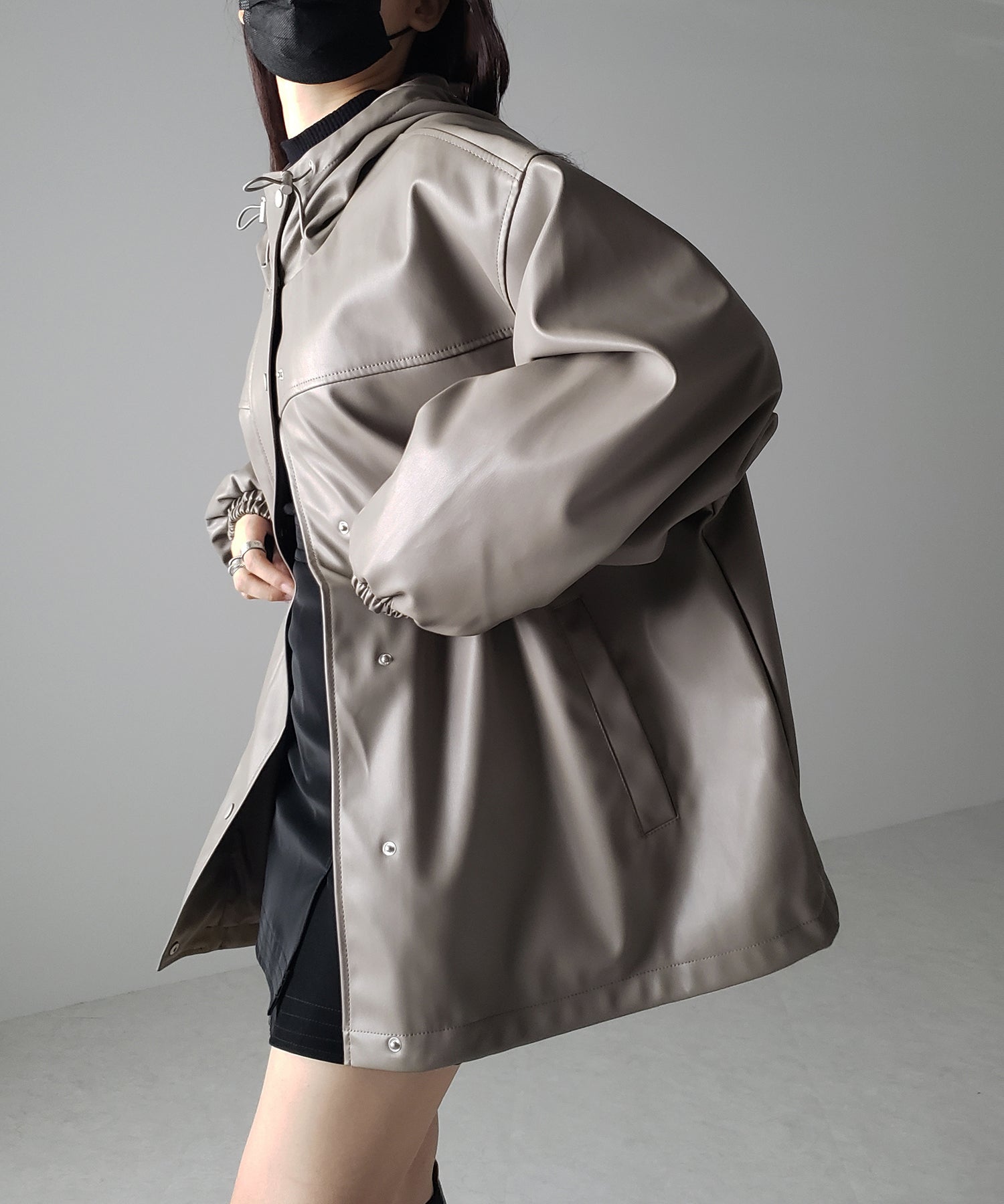 【 裾が絞れる2WAY / 3color 】フェイクレザービッグシルエットマウンテンパーカー