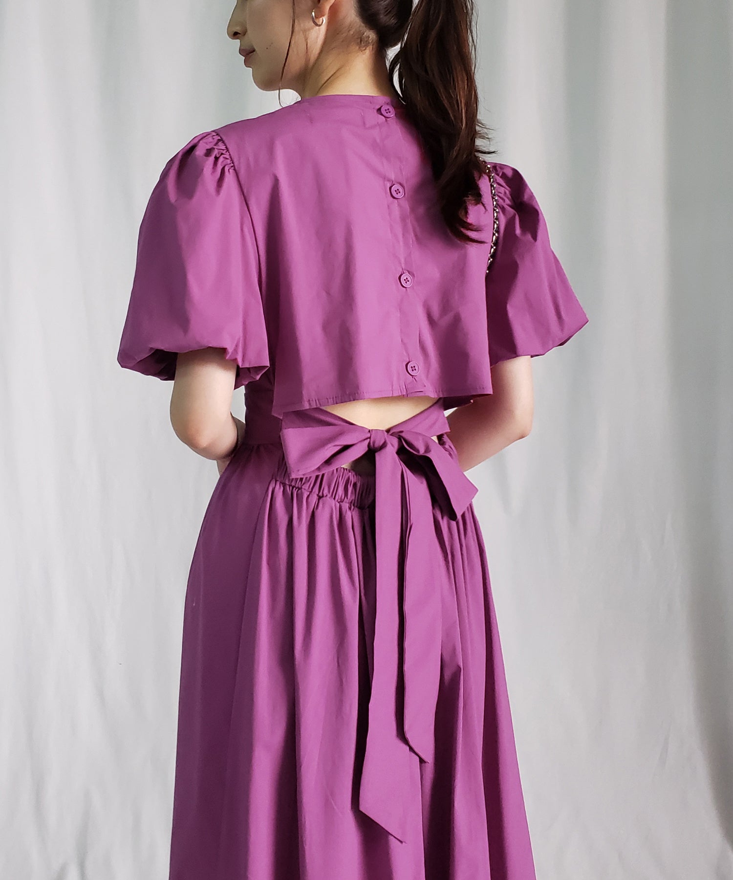 【 5COLOR 】ボリュームスリーブカットアウトバックリボンワンピース