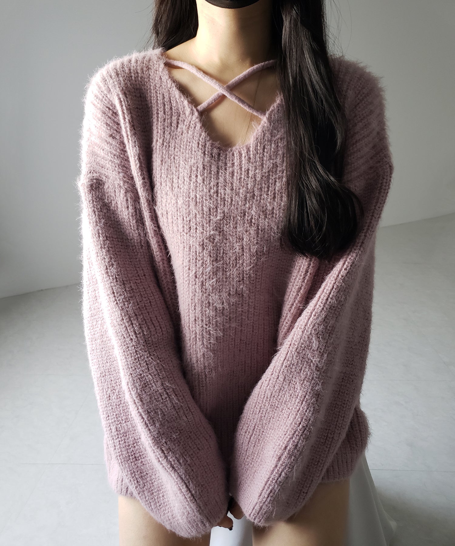 クロスストラップカットアウトルーズシャギーニット