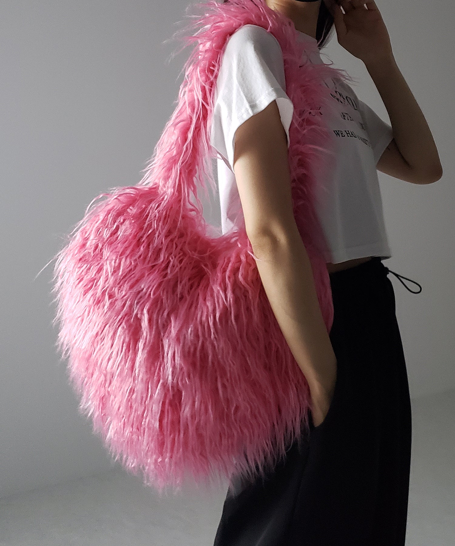 【 4color 】シャギーファーハートショルダーバッグ / shaggy fur heart shoulder bag