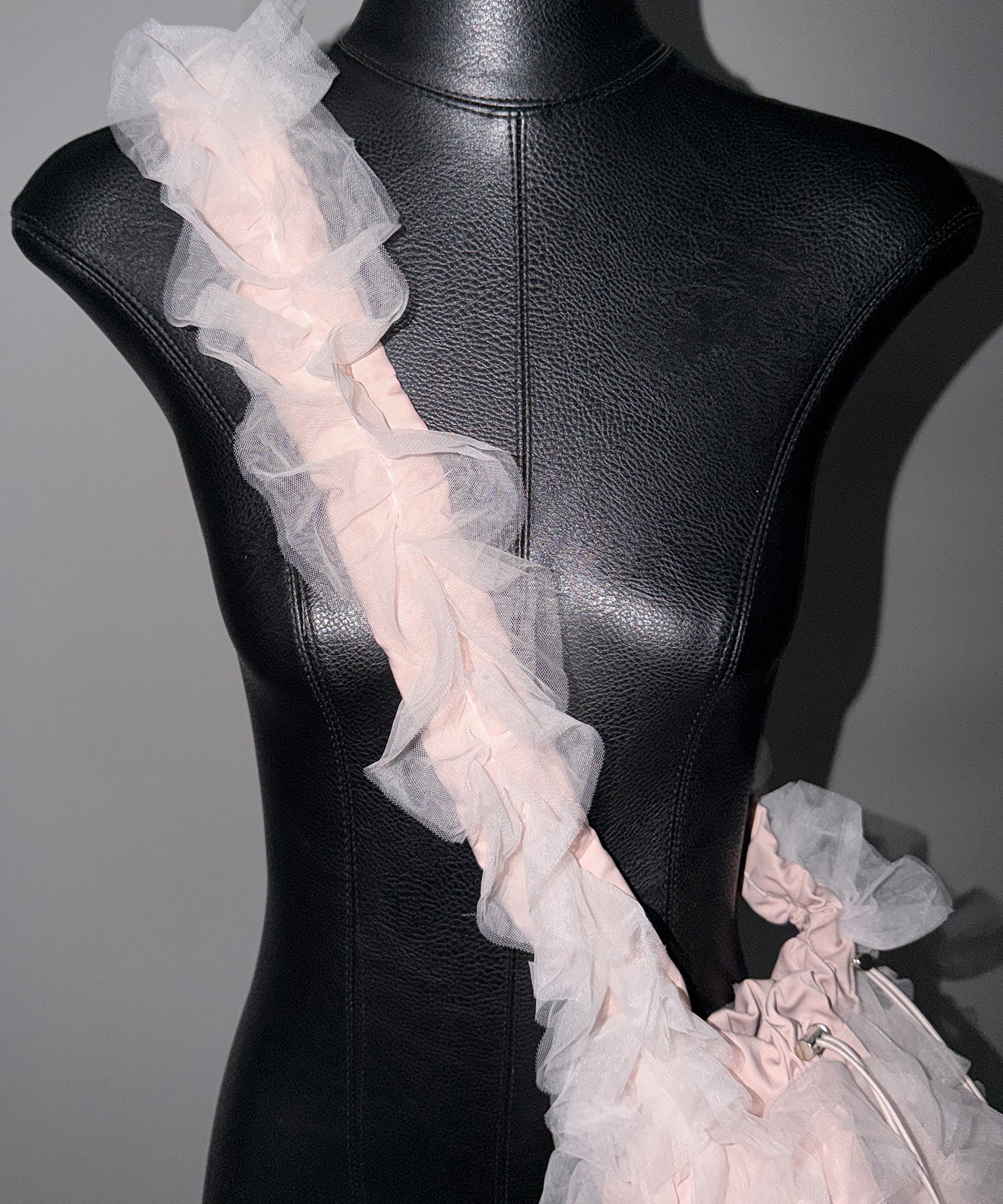 チュールフリル巾着ミニショルダーバッグ/ tulle frill drawstring mini shoulder bag