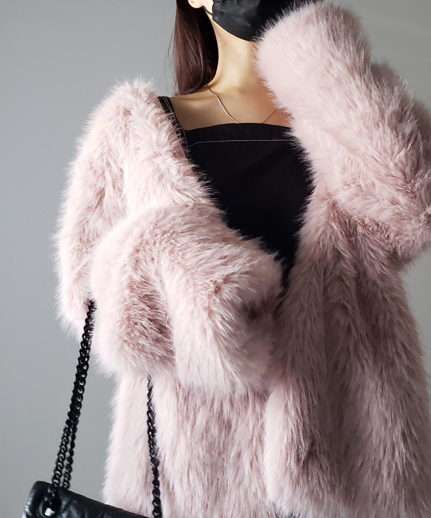 ノーカラーボリュームフェイクファーコート