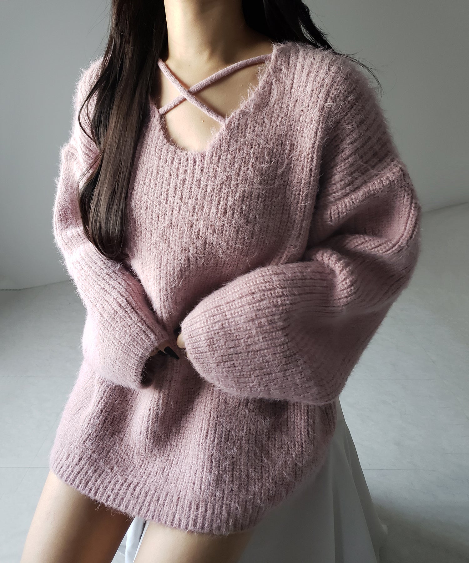 クロスストラップカットアウトルーズシャギーニット