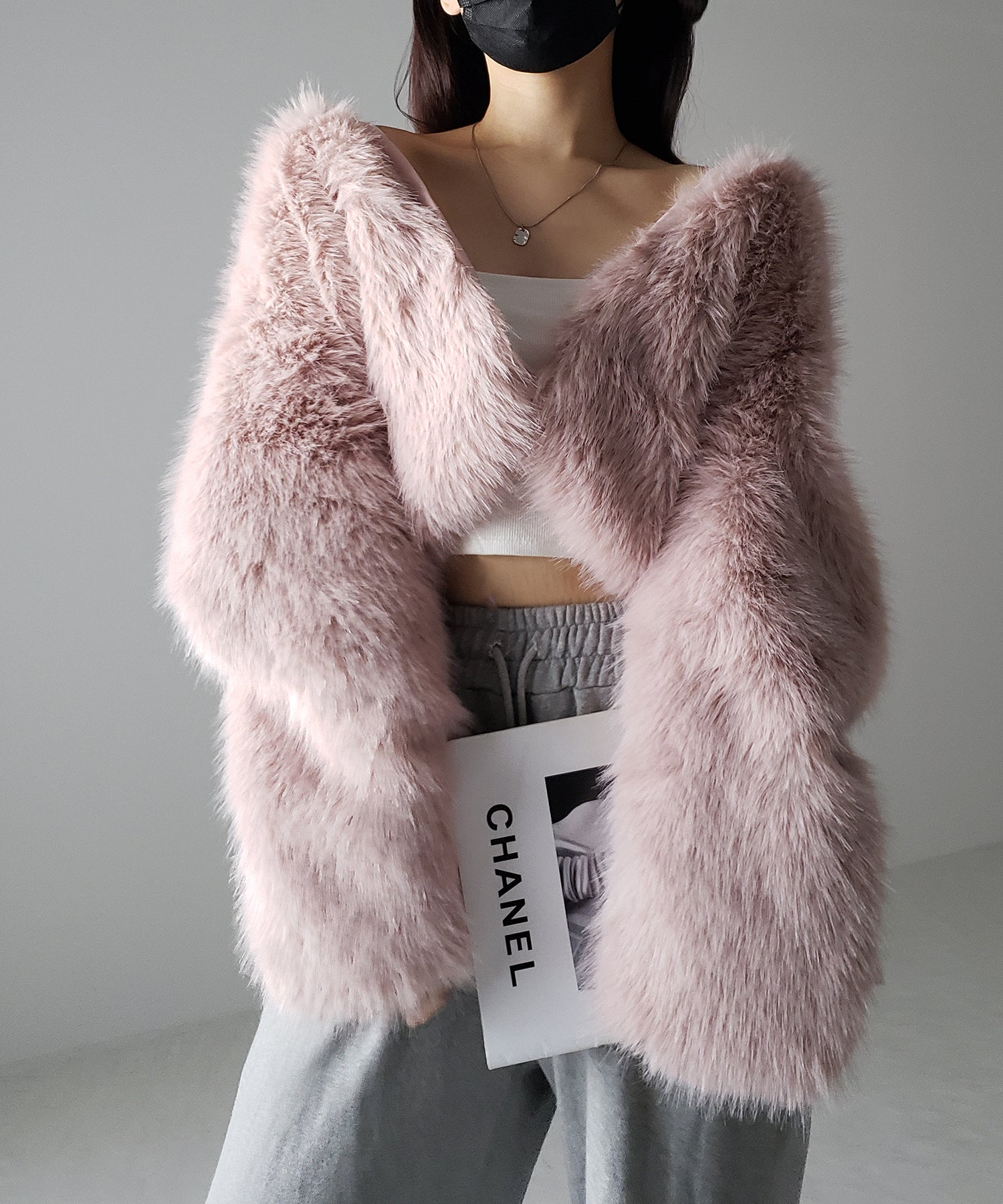 ノーカラーショートフェイクファーコート