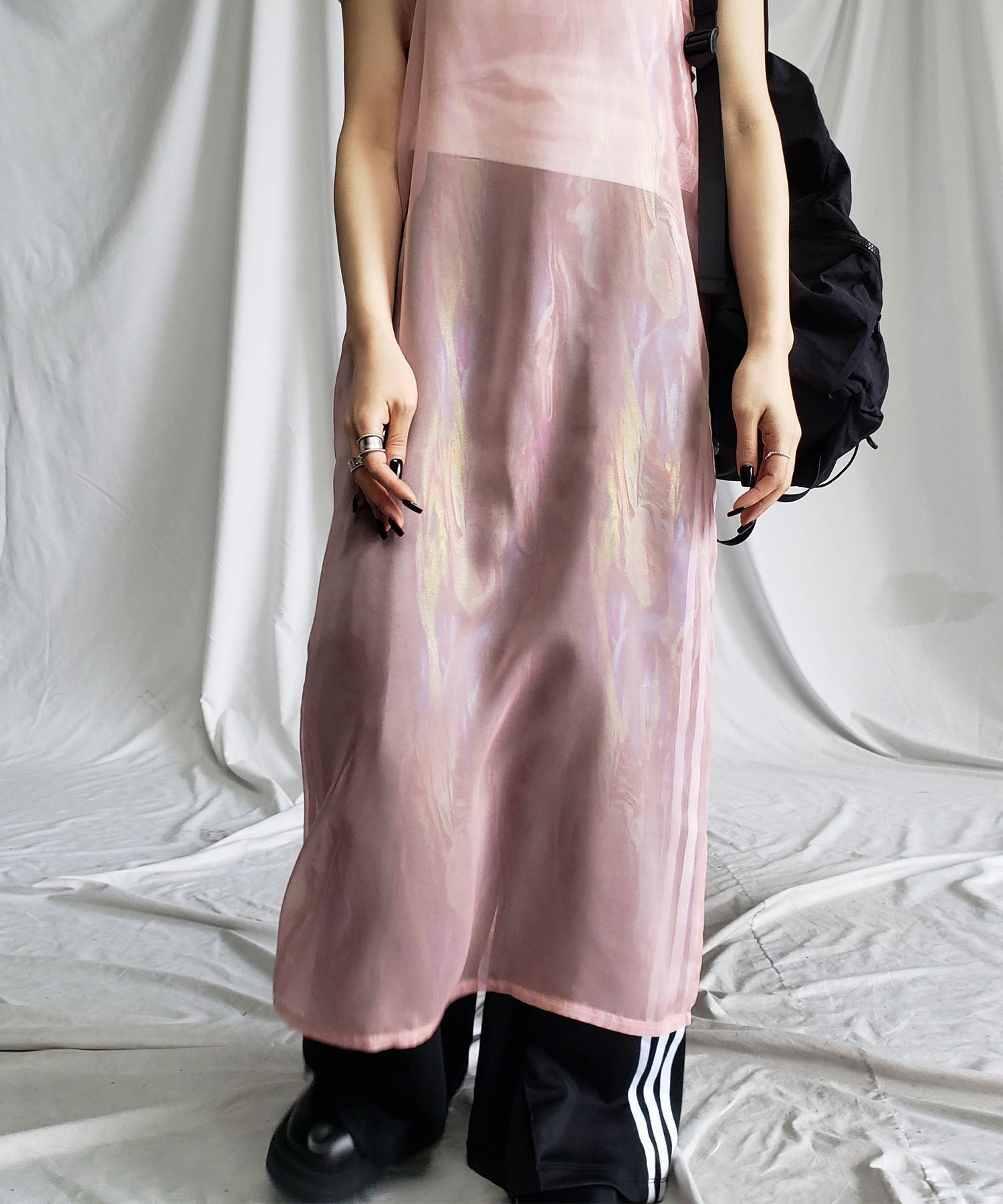 【 3color 】オーロラグロスオーガンジーバックスリットストレートキャミワンピース / Aurora gloss organdy backslit straight cami onepiece