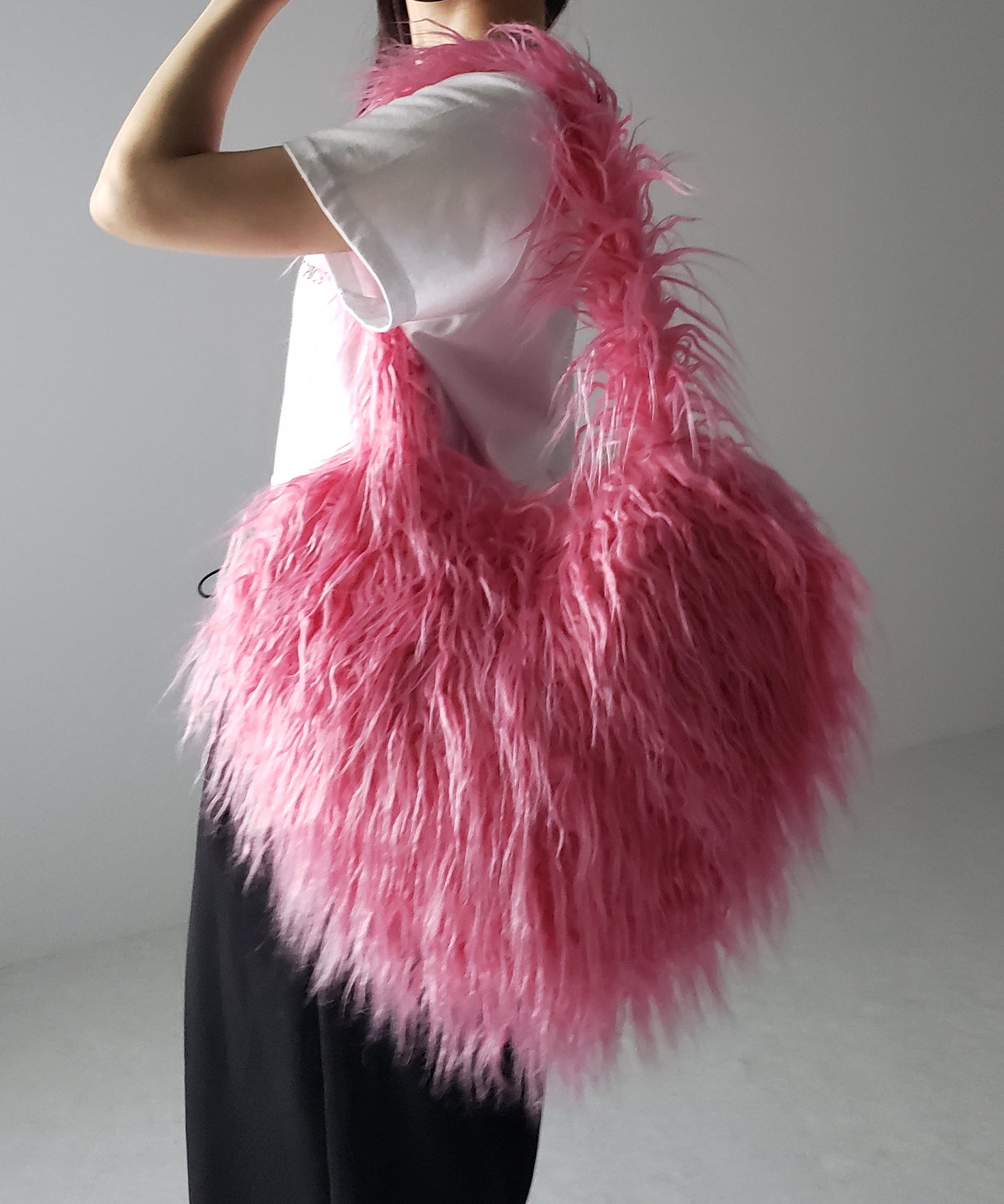 【 4color 】シャギーファーハートショルダーバッグ / shaggy fur heart shoulder bag