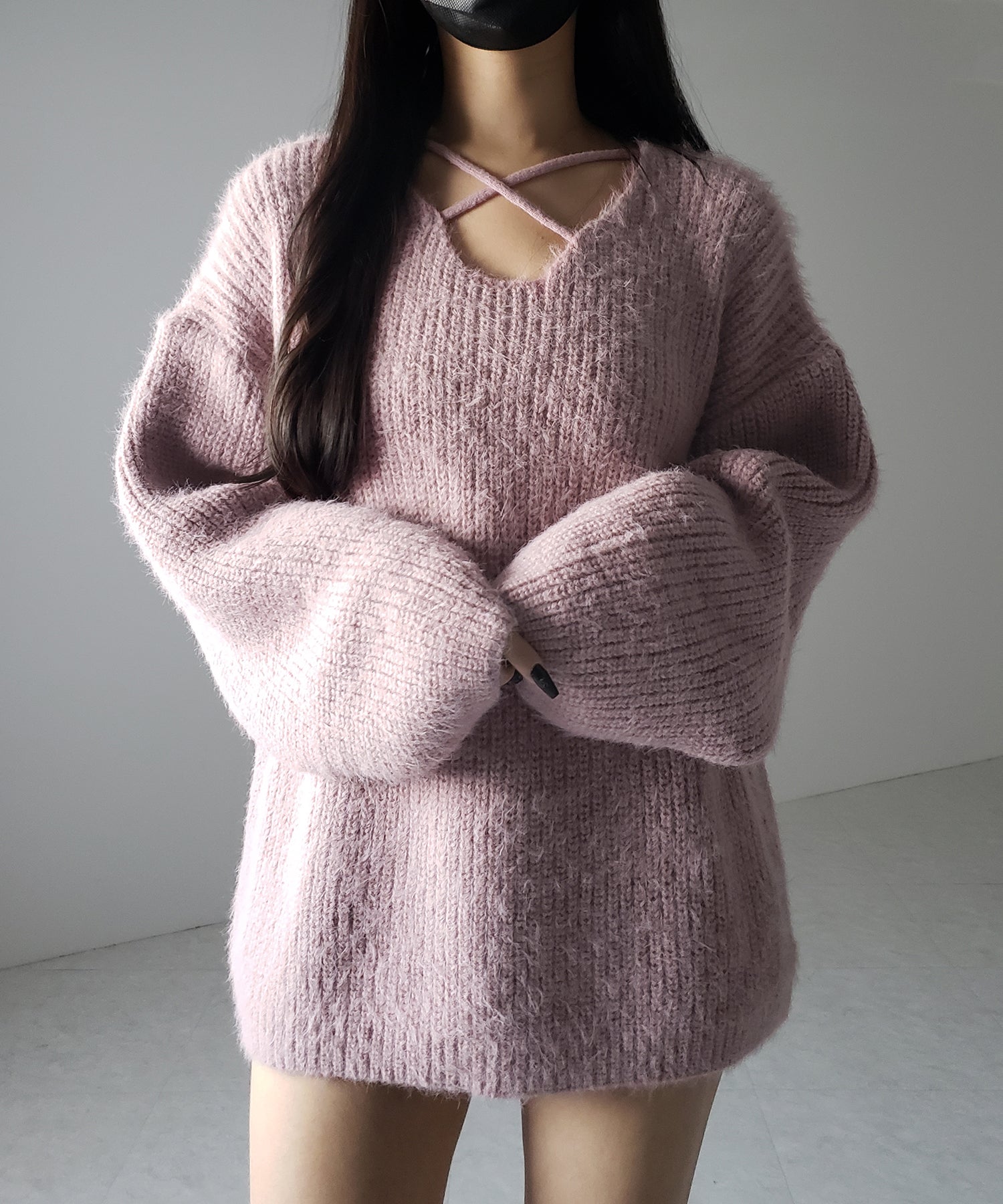 クロスストラップカットアウトルーズシャギーニット