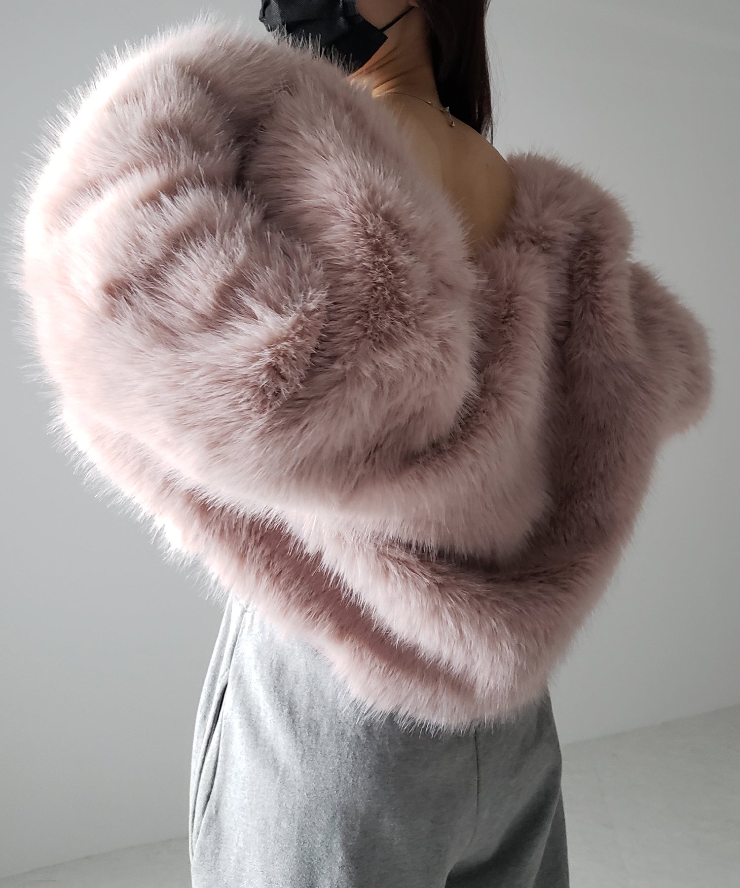 ノーカラーショートフェイクファーコート