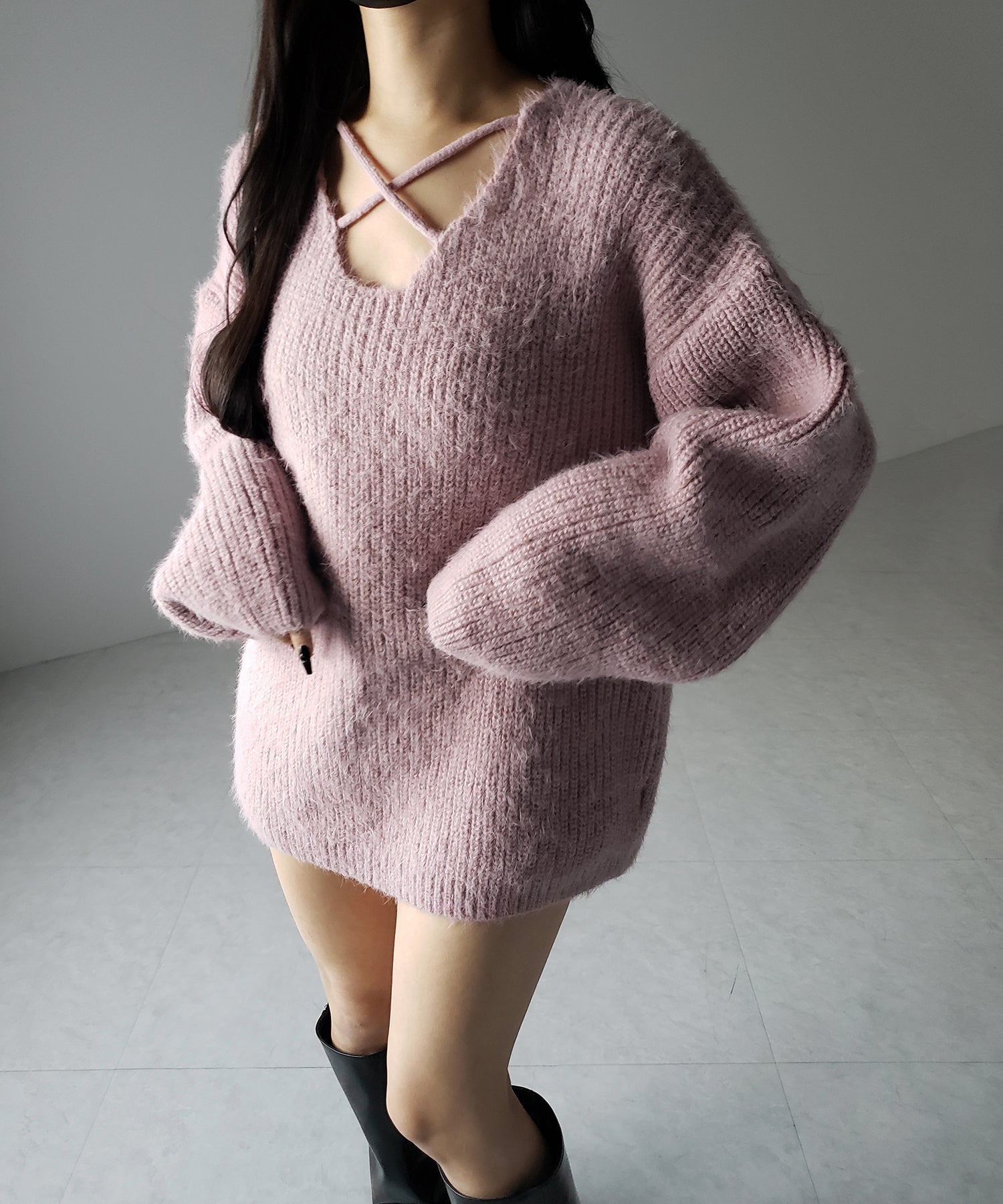 クロスストラップカットアウトルーズシャギーニット