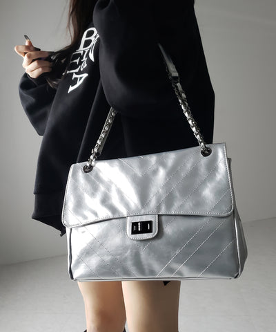 2WAY チェーンフェイクレザーフラップショルダーバッグ / 2WAY chain fake leather flap shoulder bag