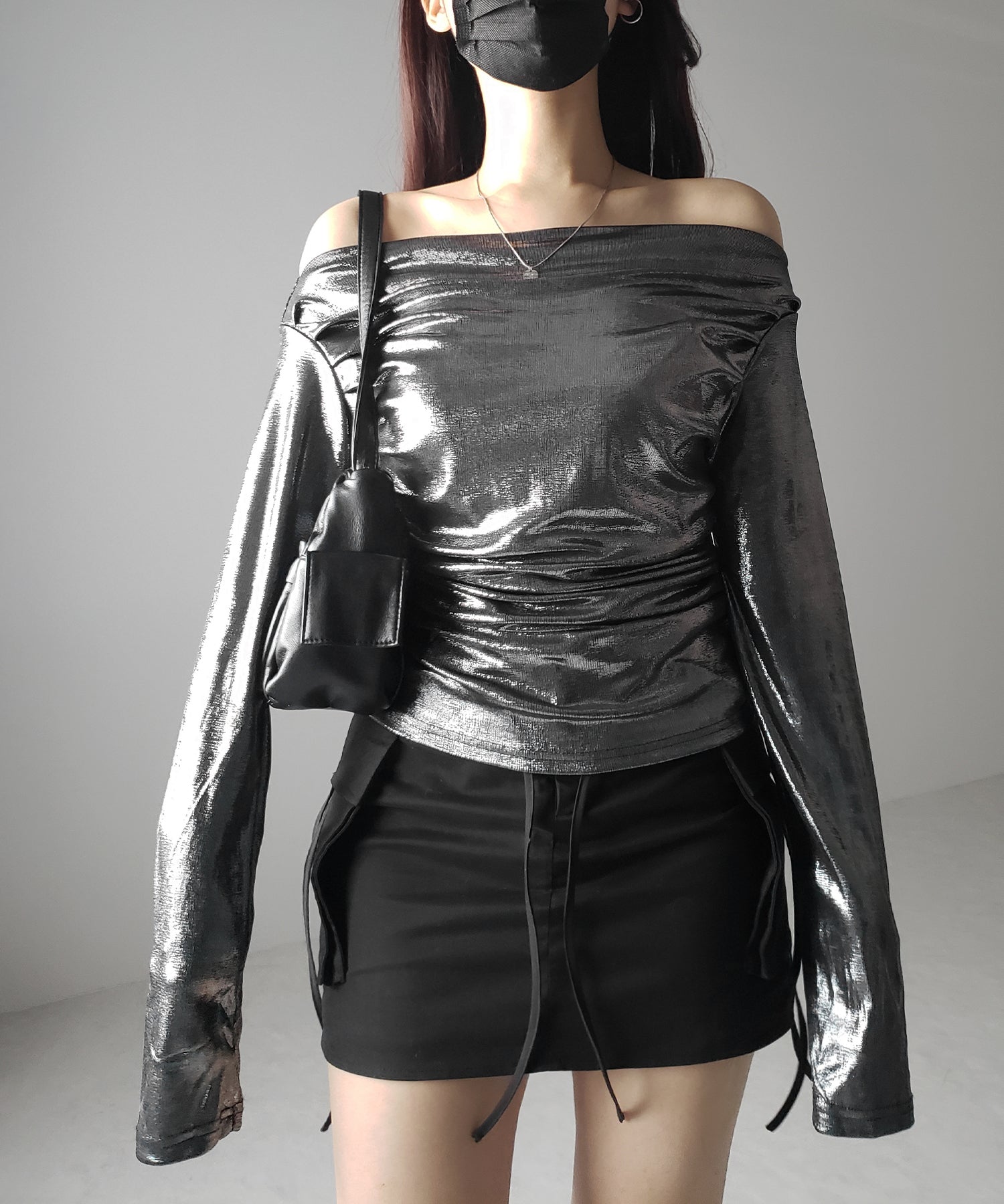 【 3WAY 】タックデザインドレープオフショルダーメタリックトップス