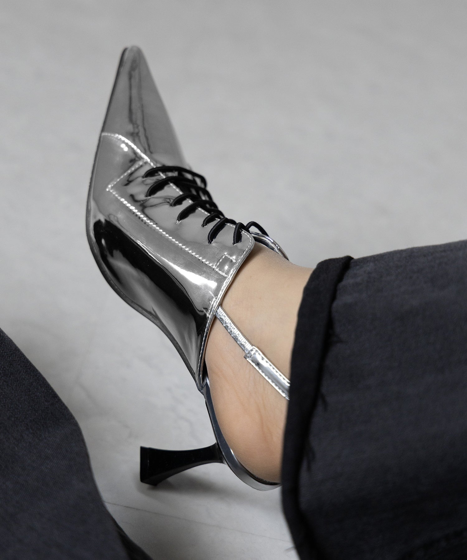 ポインテッドトゥレースアップスニーカーミュール / pointed toe lace up sneaker mules