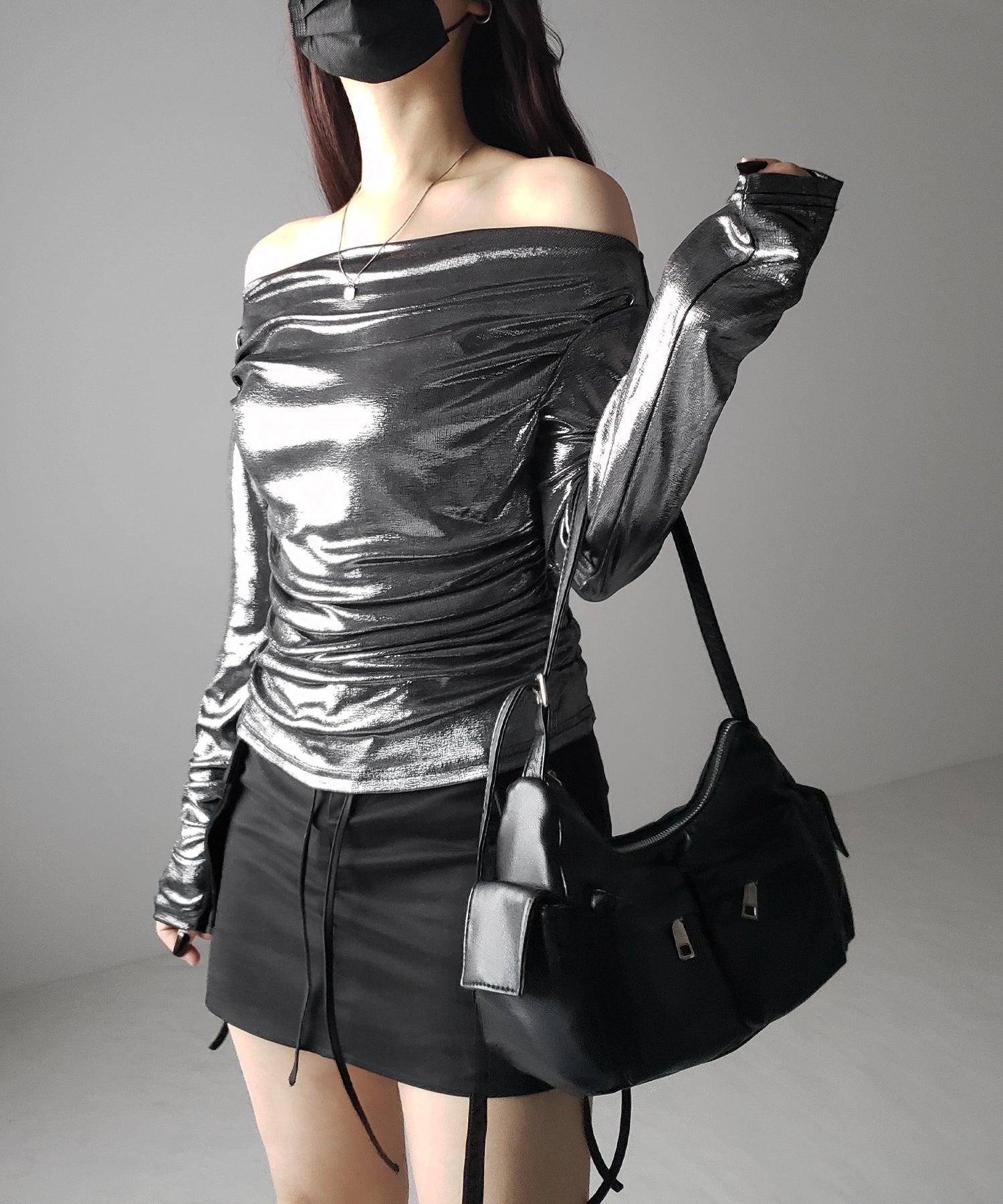 【 3WAY 】タックデザインドレープオフショルダーメタリックトップス