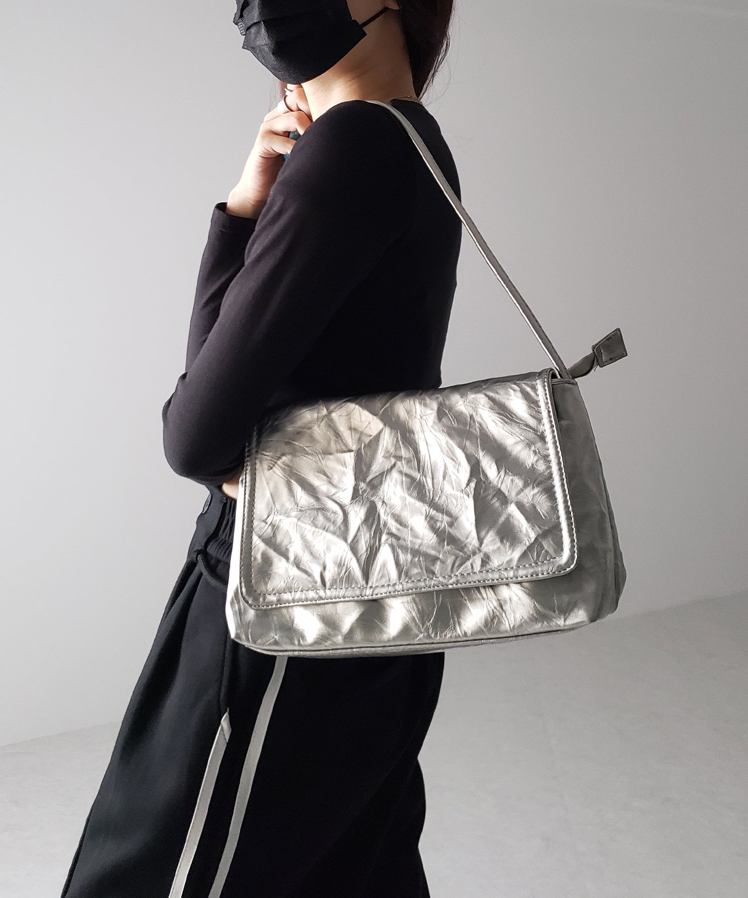 【 2color 】クラッシュレザースクエアショルダーバッグ