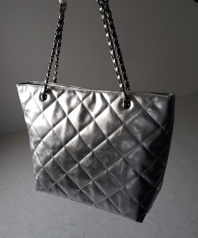 【 A4収納可 】キルティングチェーンスクエアトートショルダーバッグ / quilting chain square tote shoulder bag