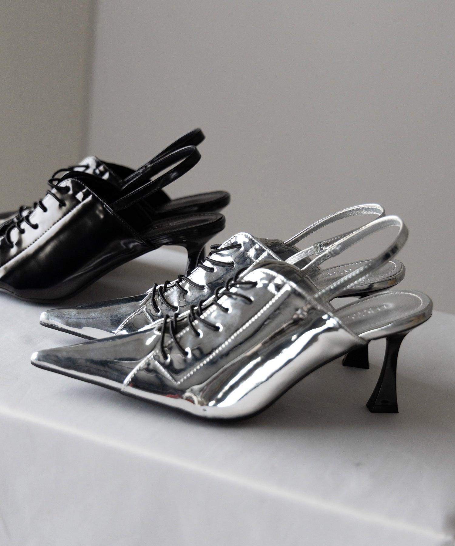 ポインテッドトゥレースアップスニーカーミュール / pointed toe lace up sneaker mules