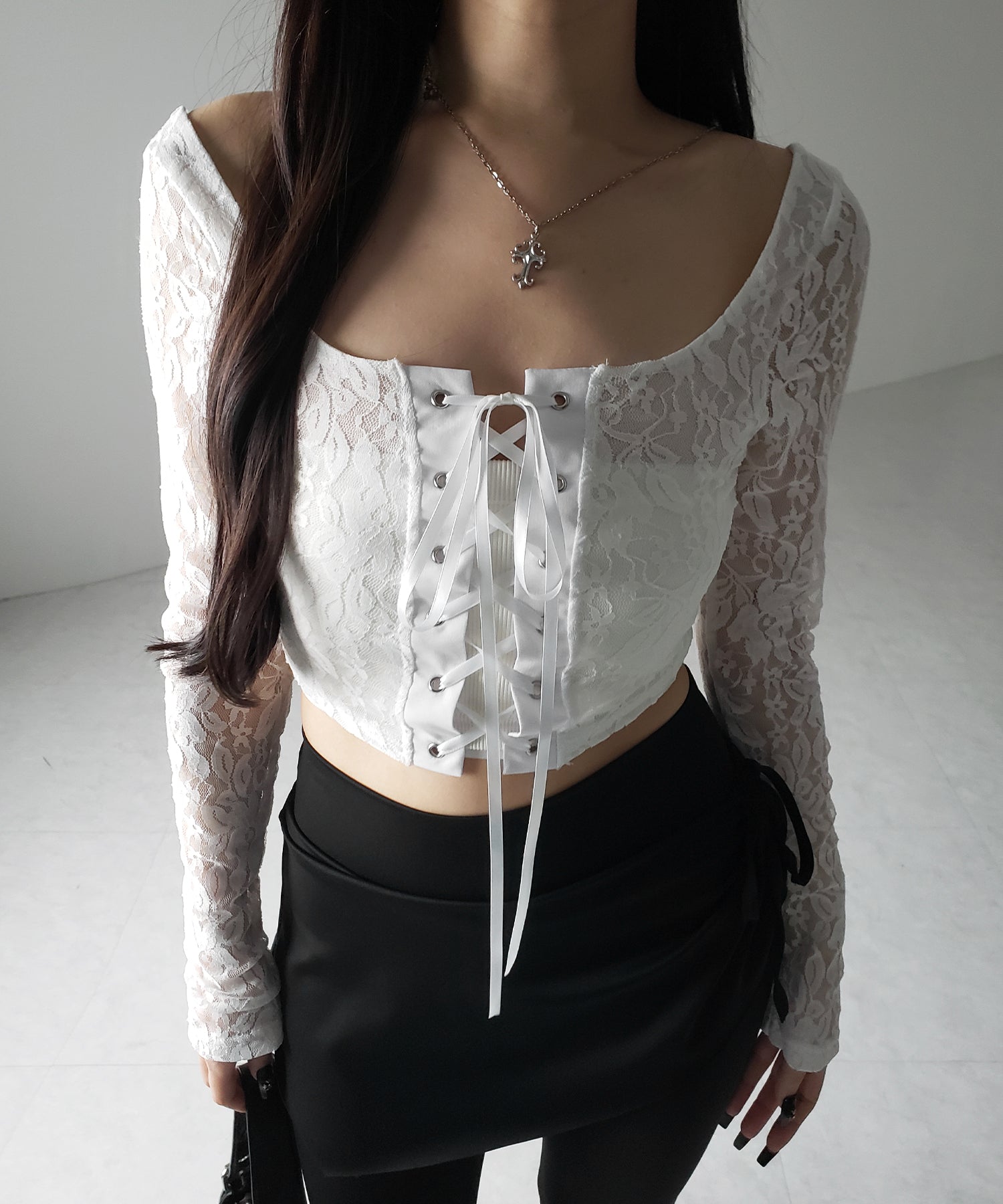 【 2color 】レースアップコルセットリボンショートレーストップス / laceup corset ribbon short lace tops