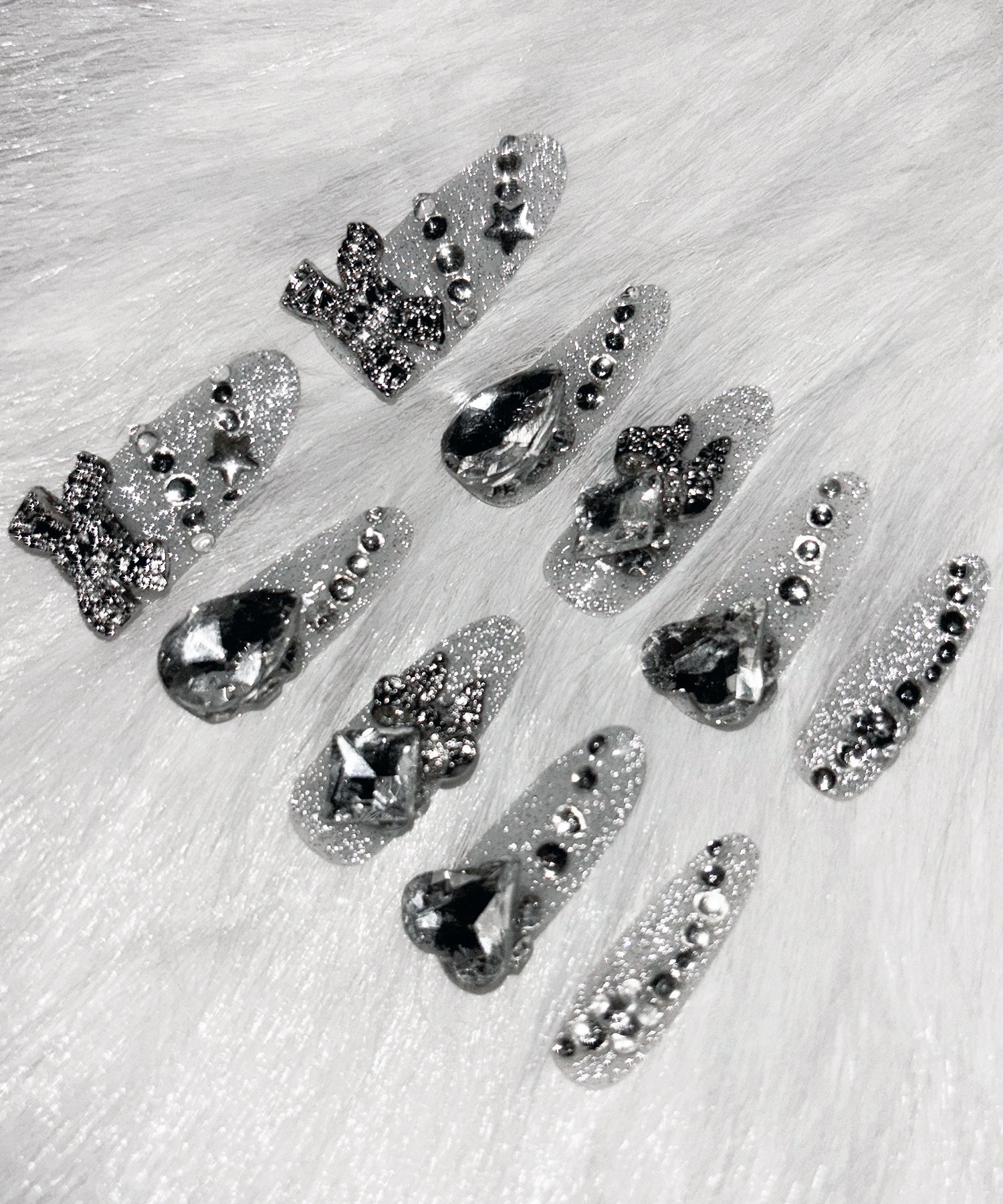 【 限定先行販売 】 bijou ribbon glitter flash nail tips